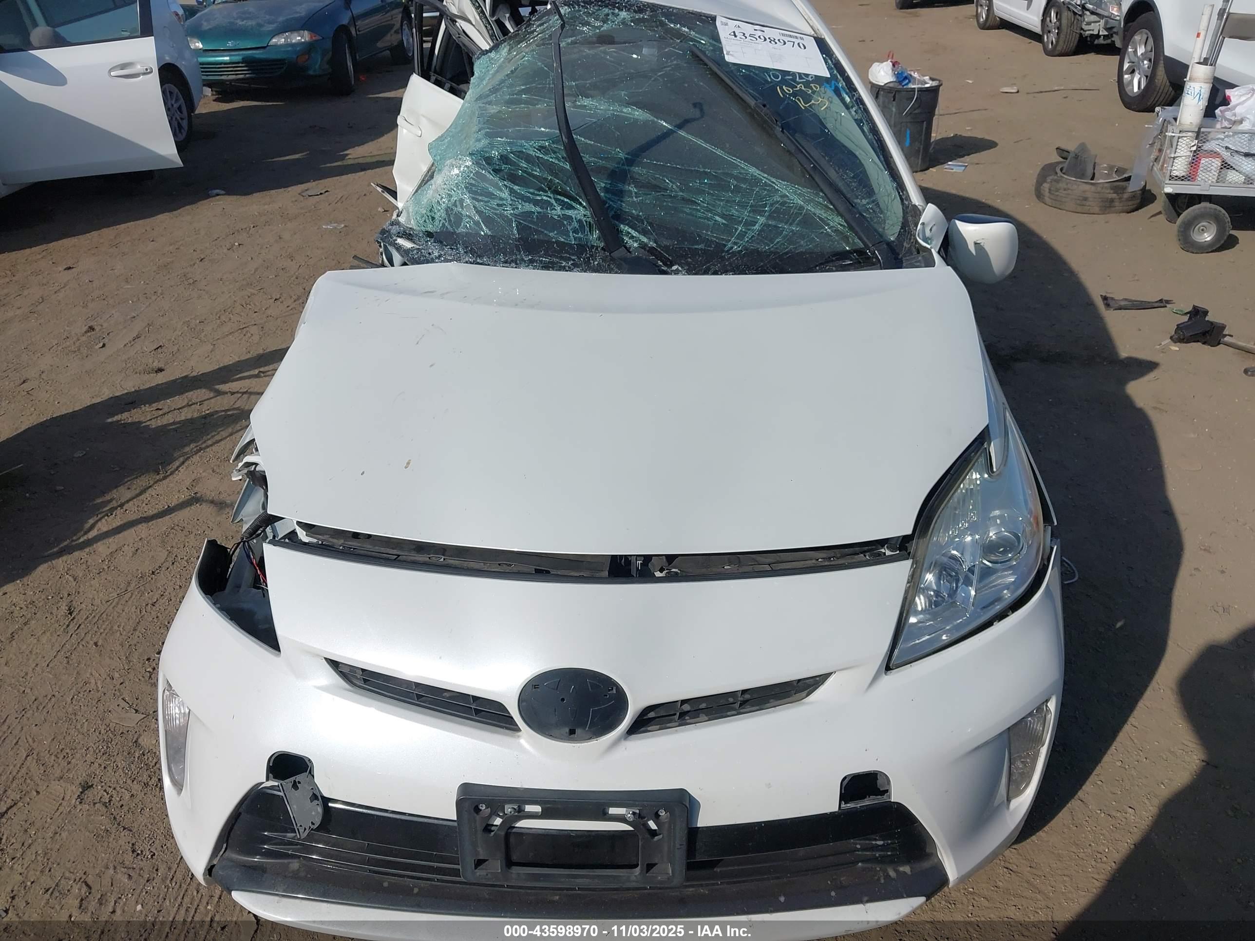TOYOTA PRIUS image 6