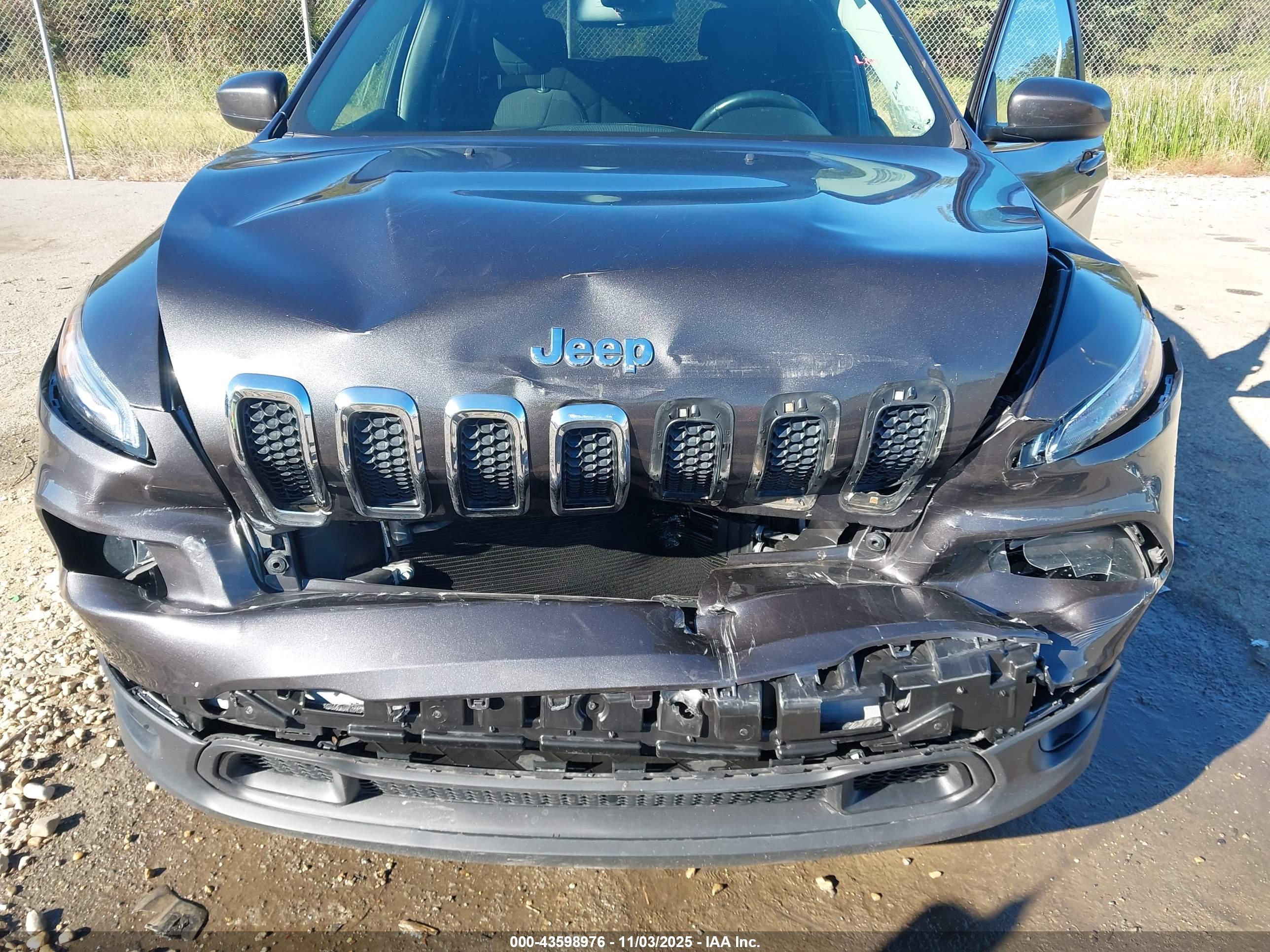 JEEP CHEROKEE image 10