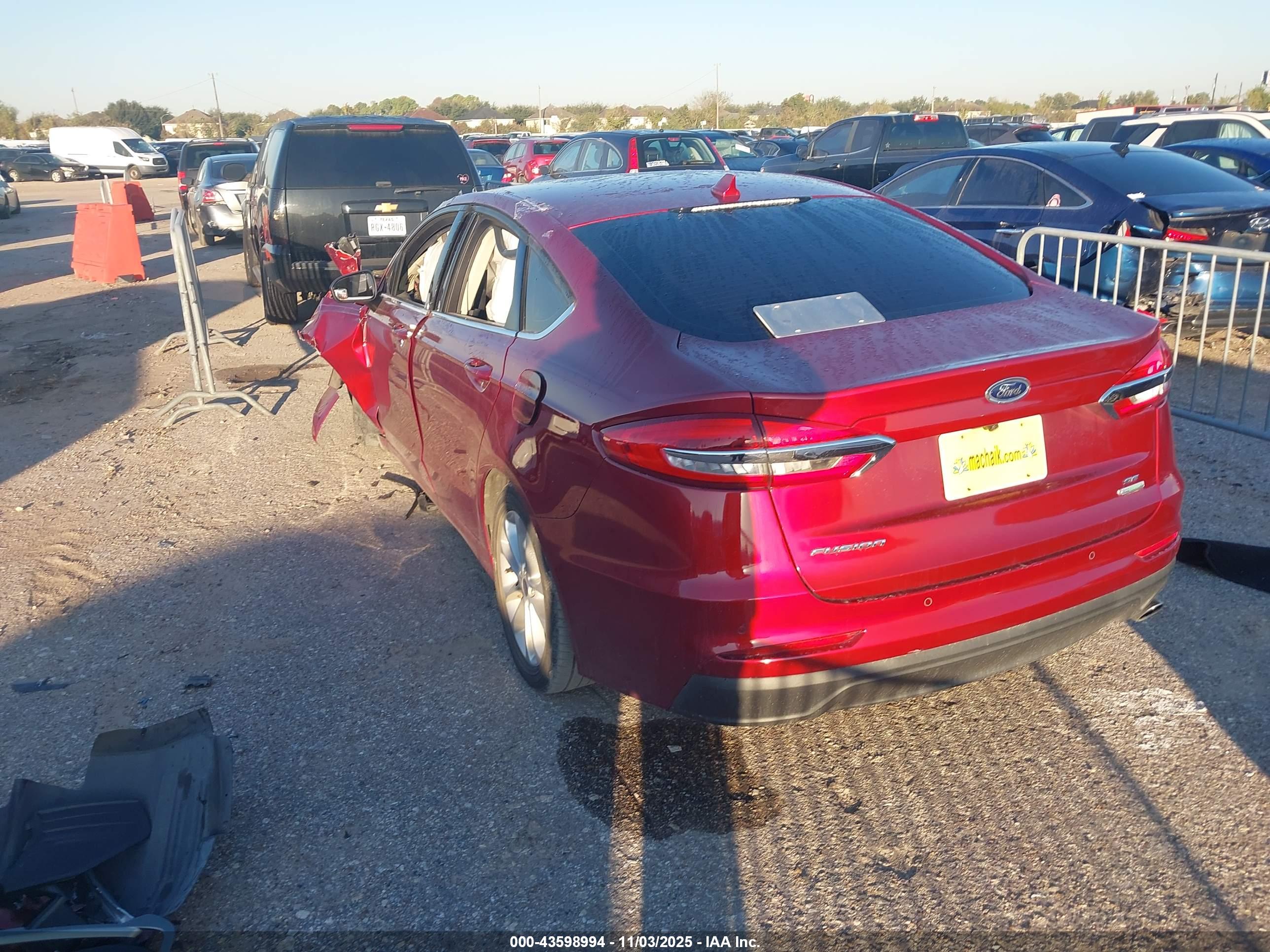 FORD FUSION image 3