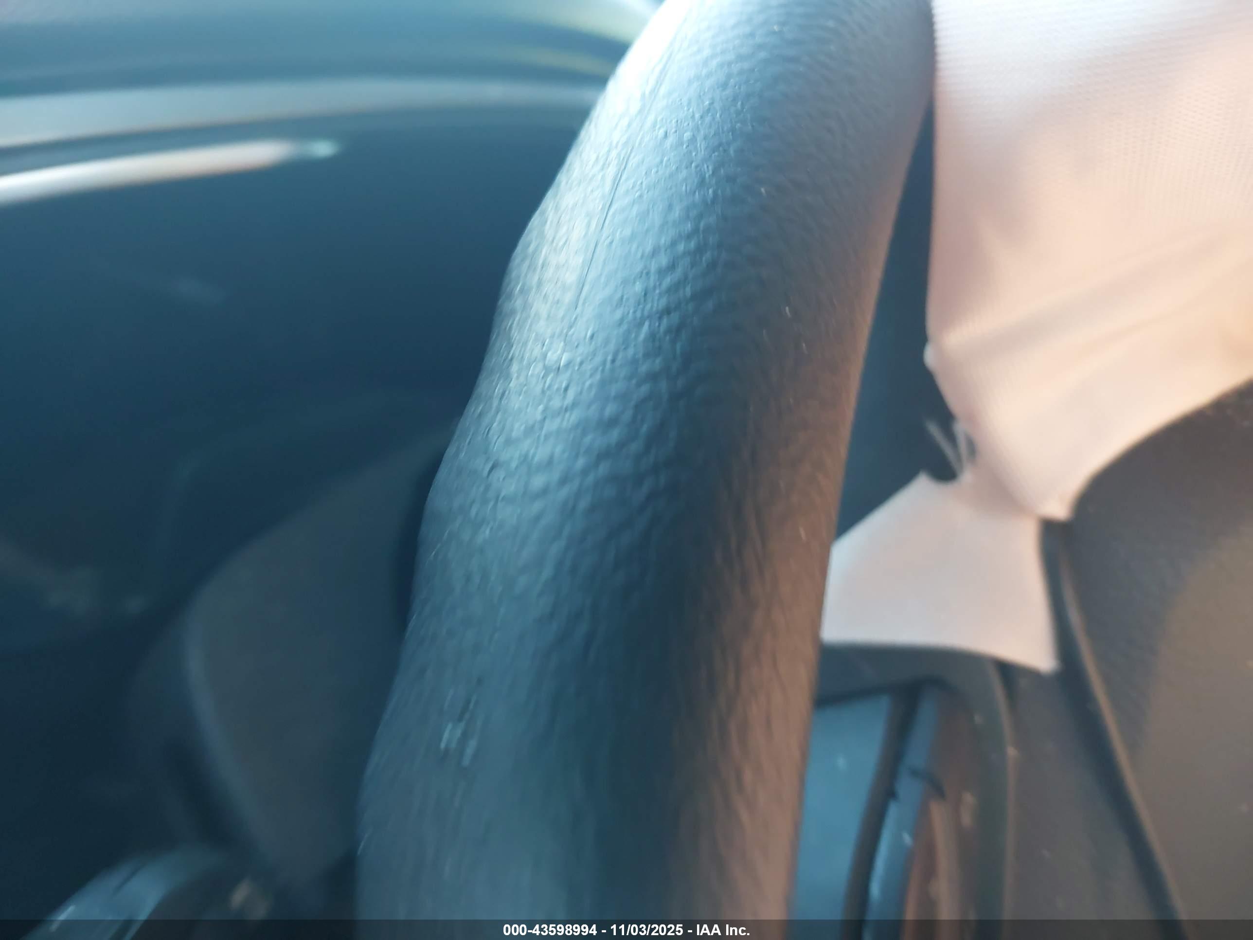 FORD FUSION image 7
