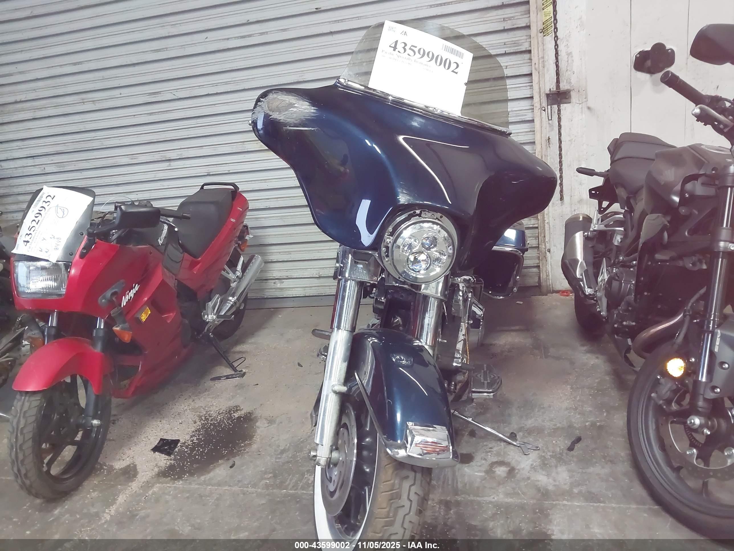 HARLEY-DAVIDSON FLHTCI image 5