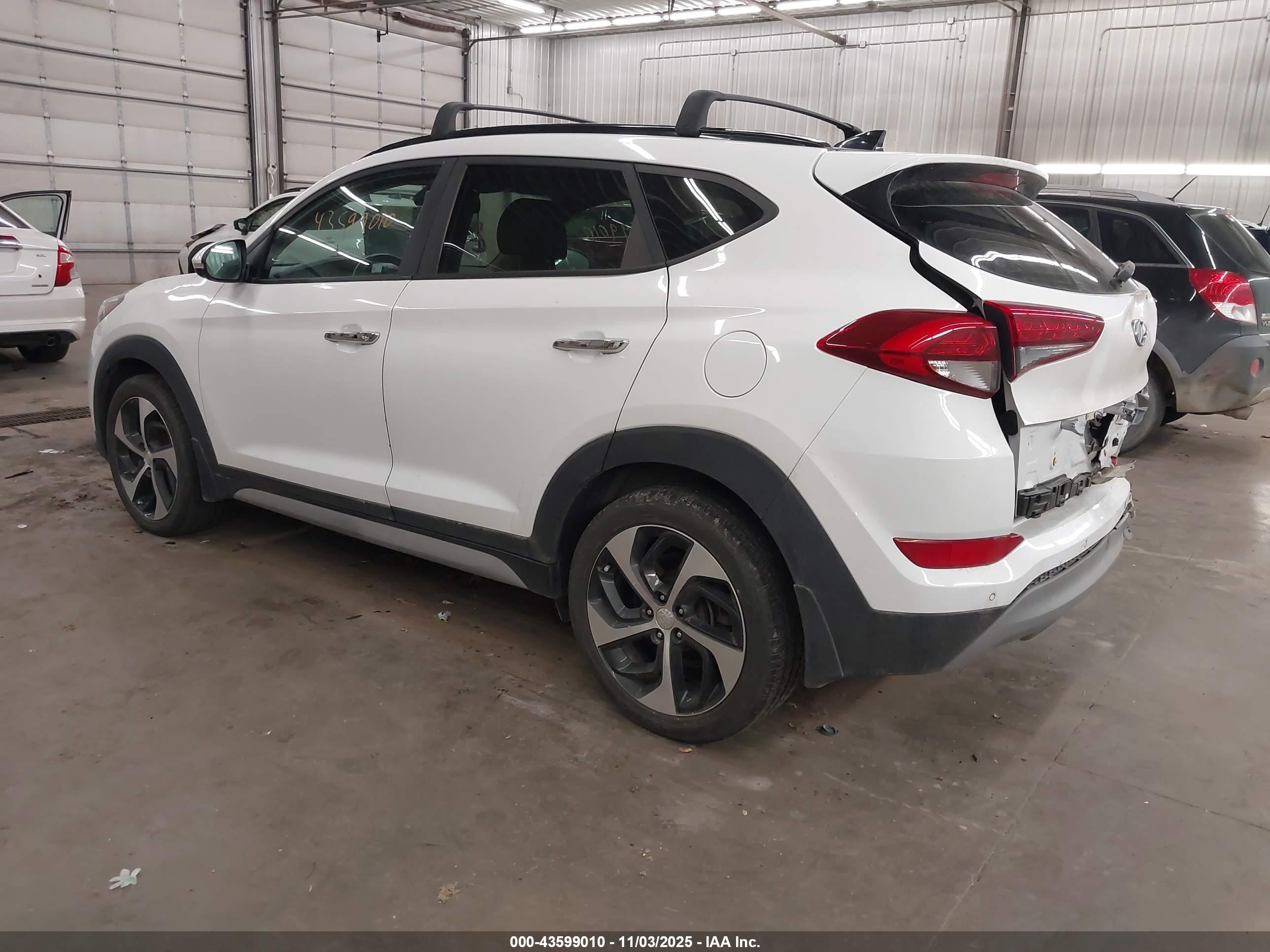HYUNDAI TUCSON image 3