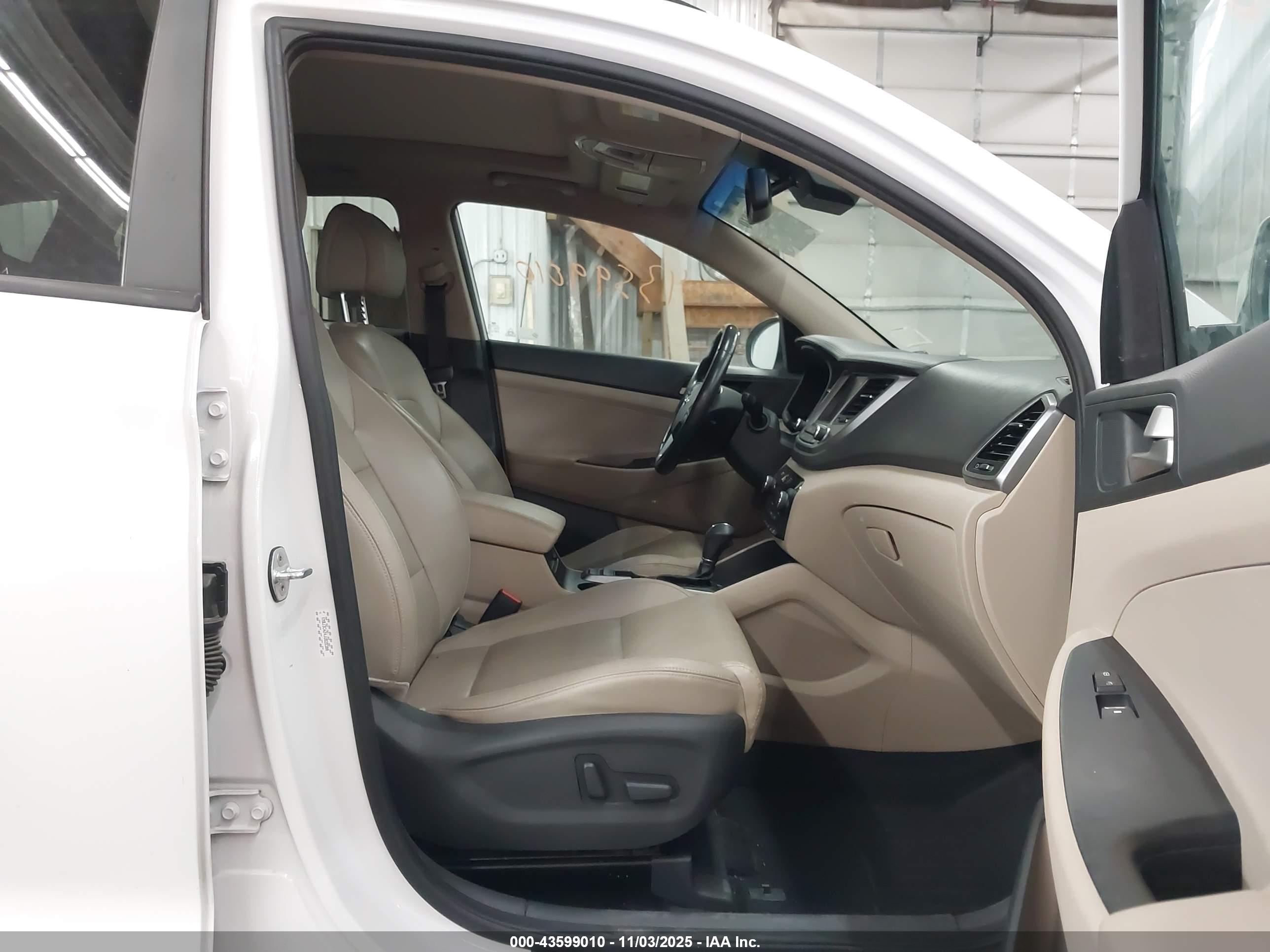 HYUNDAI TUCSON image 5
