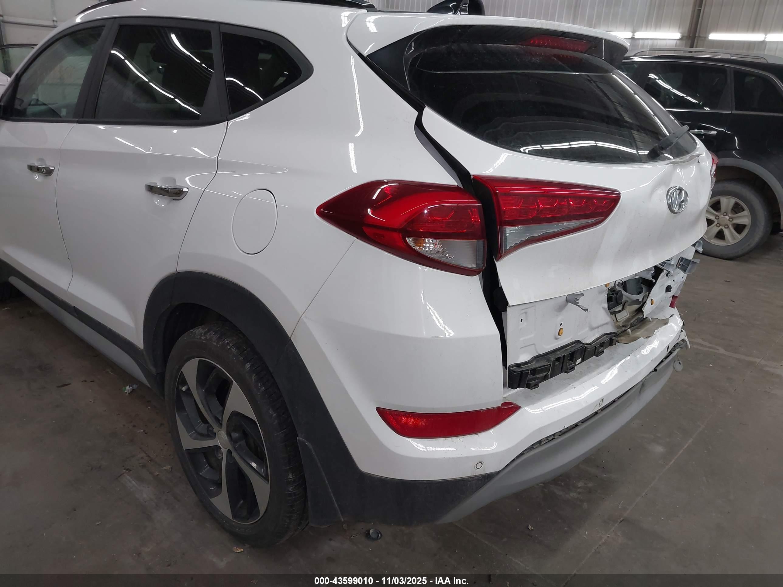 HYUNDAI TUCSON image 6