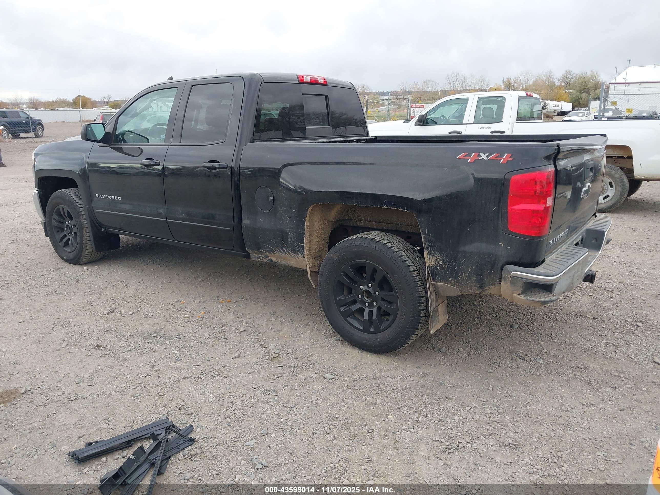 CHEVROLET SILVERADO image 3