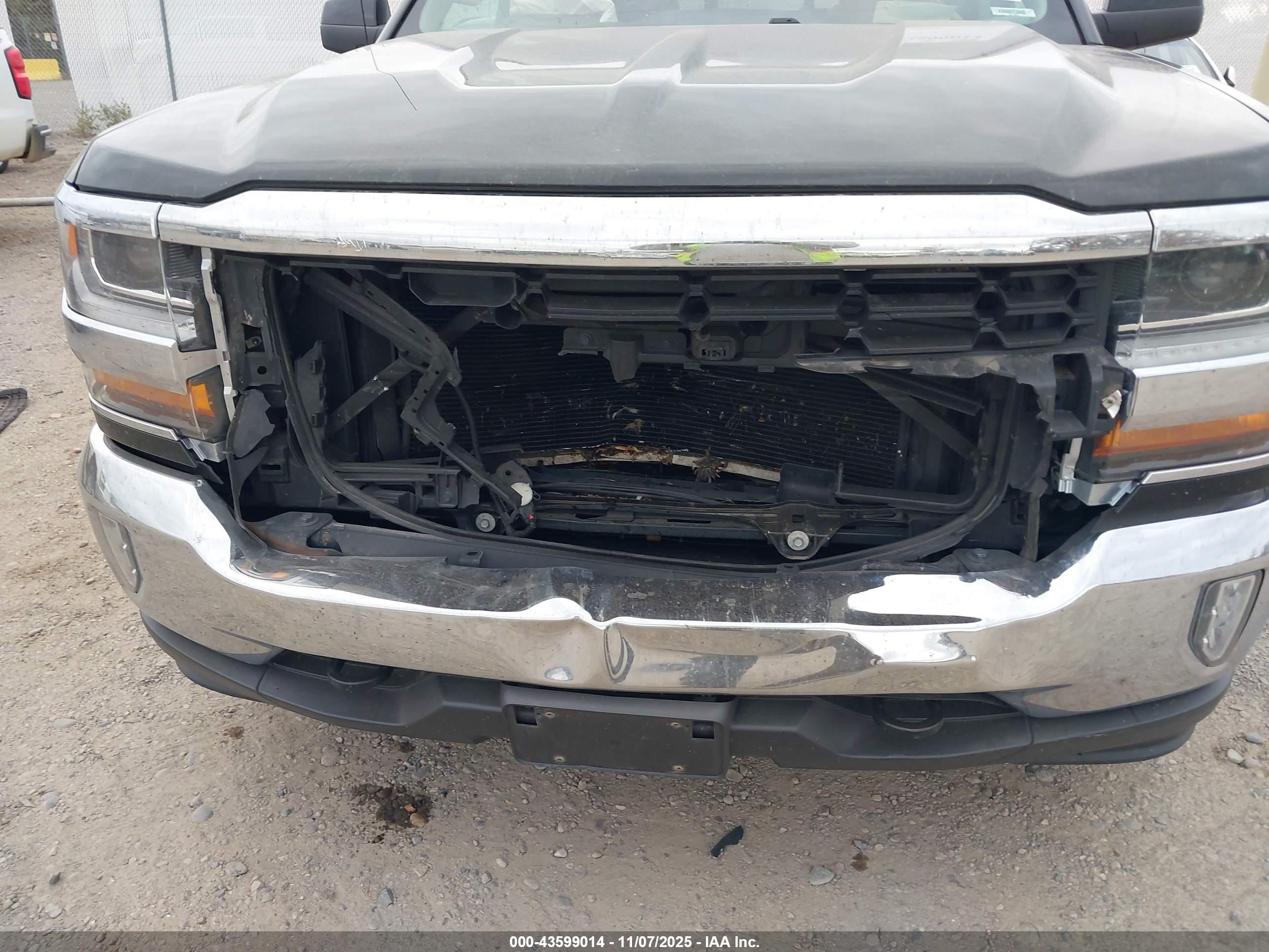 CHEVROLET SILVERADO image 6