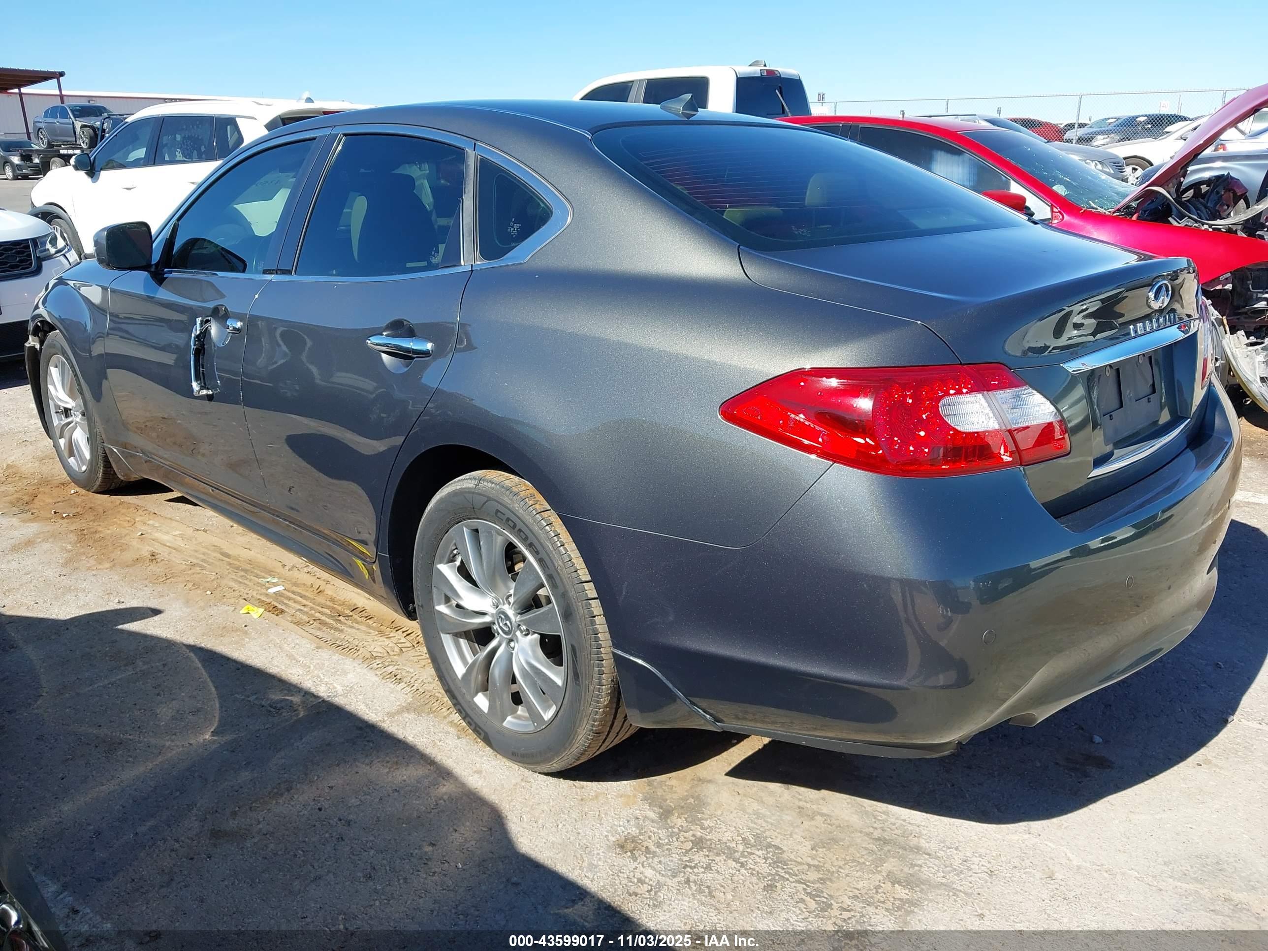 INFINITI M37 image 3