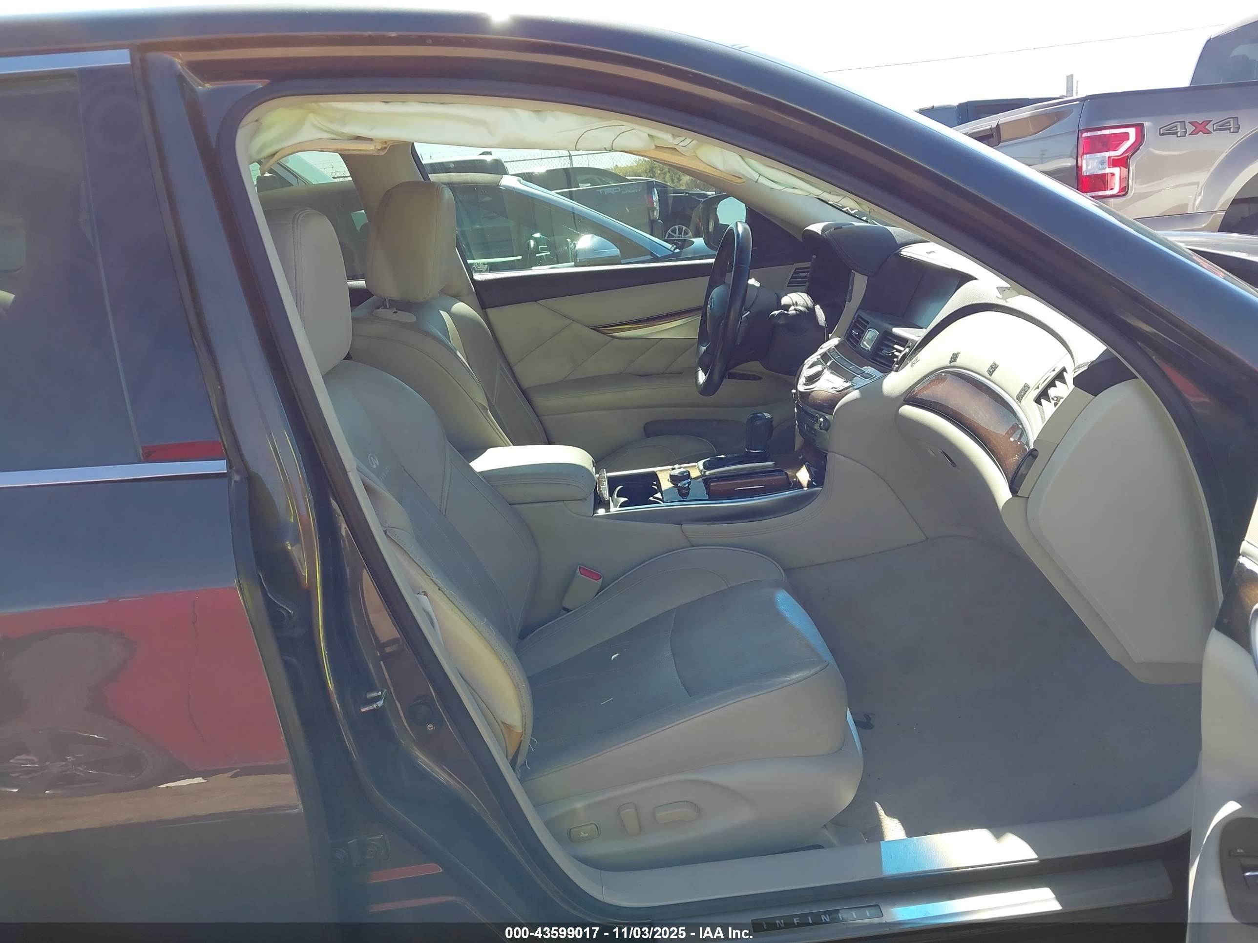 INFINITI M37 image 5