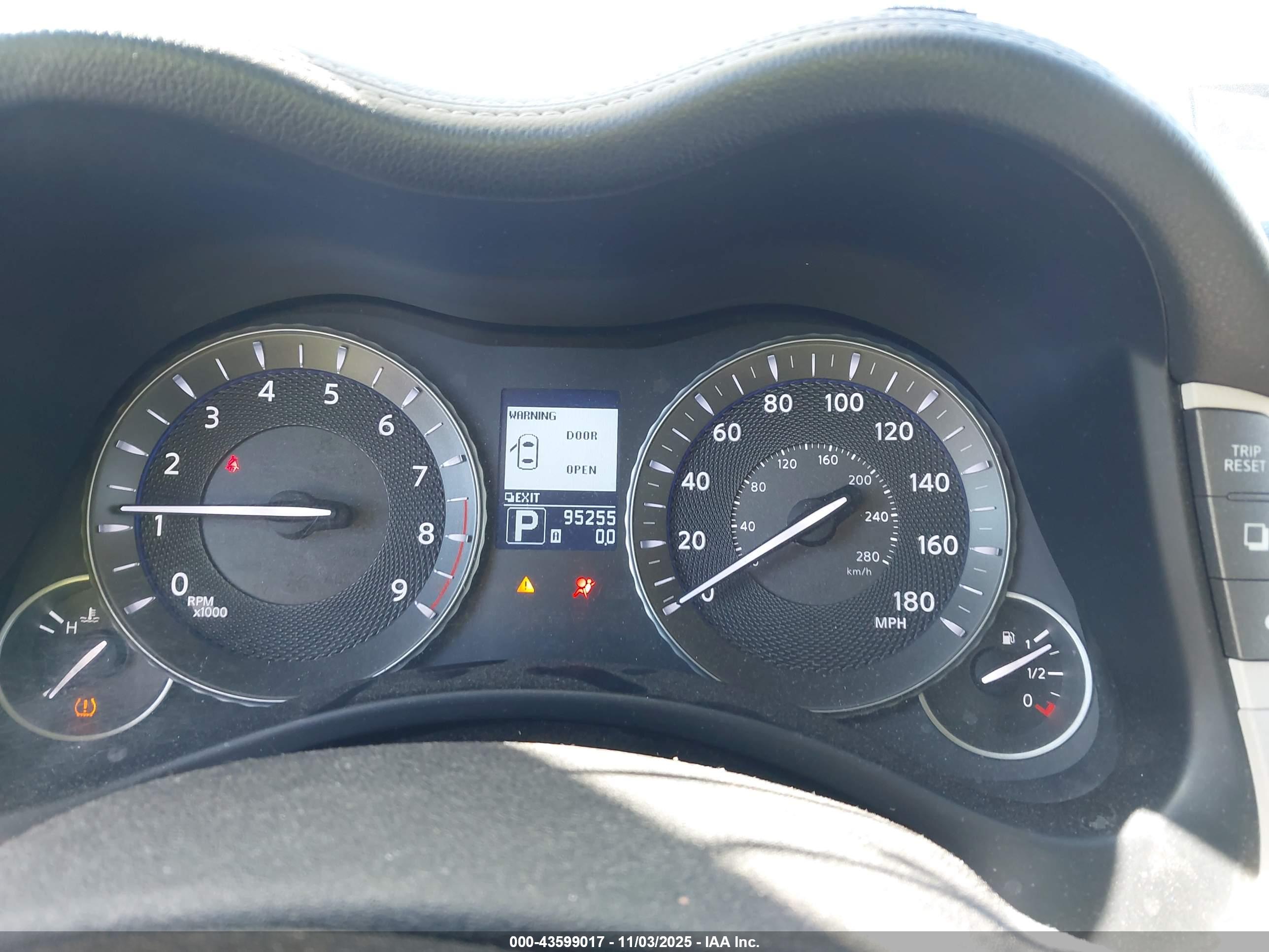 INFINITI M37 image 7