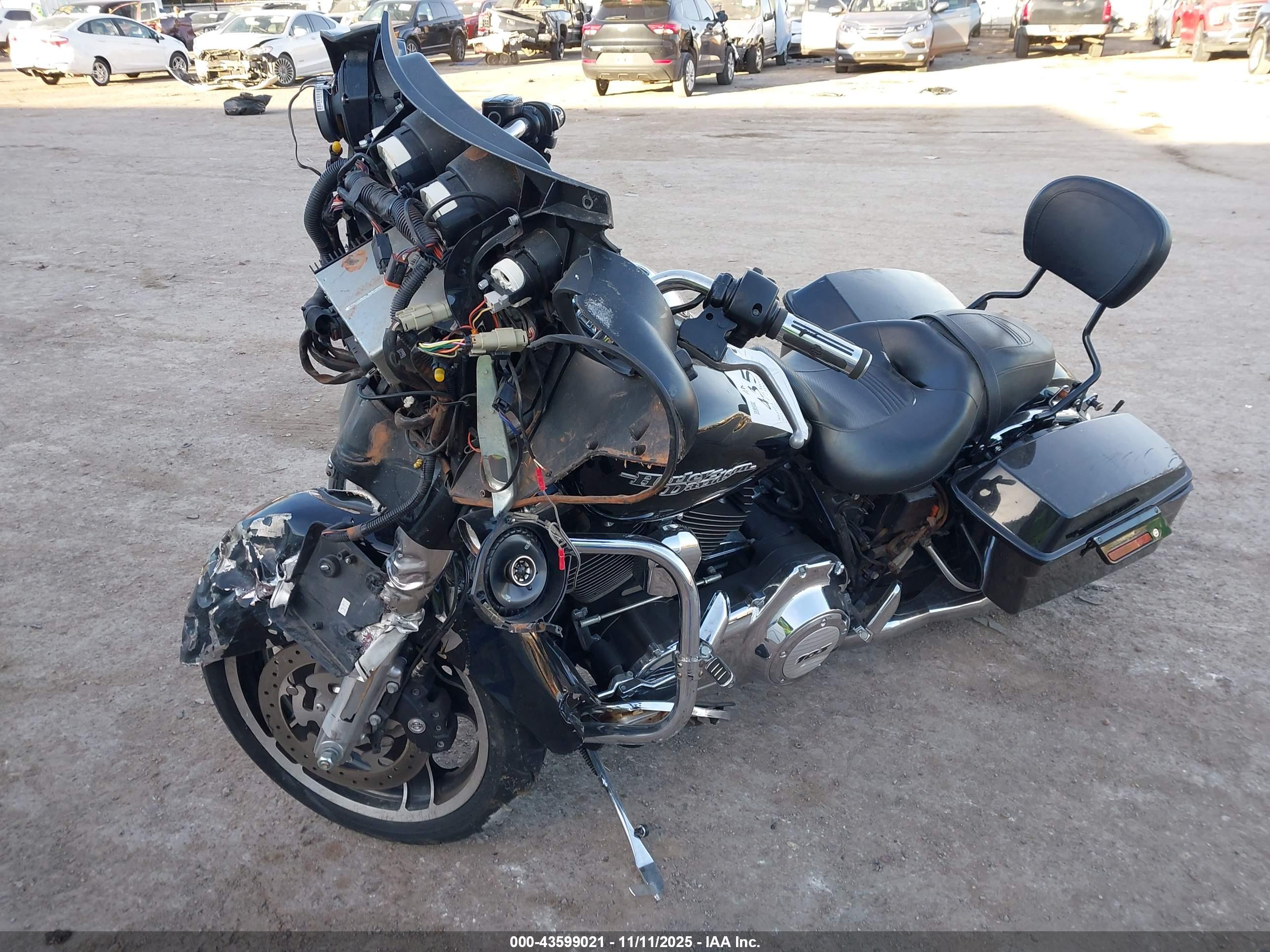 HARLEY-DAVIDSON FLHX image 2
