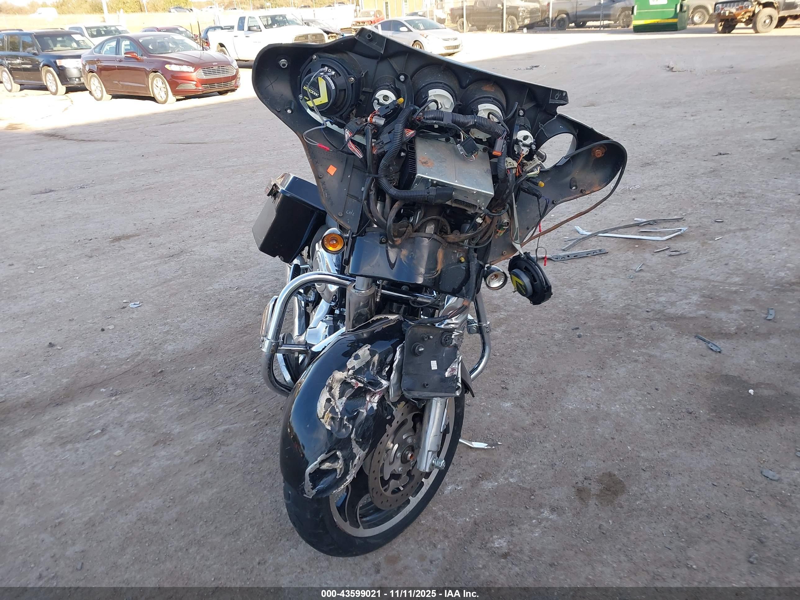 HARLEY-DAVIDSON FLHX image 5