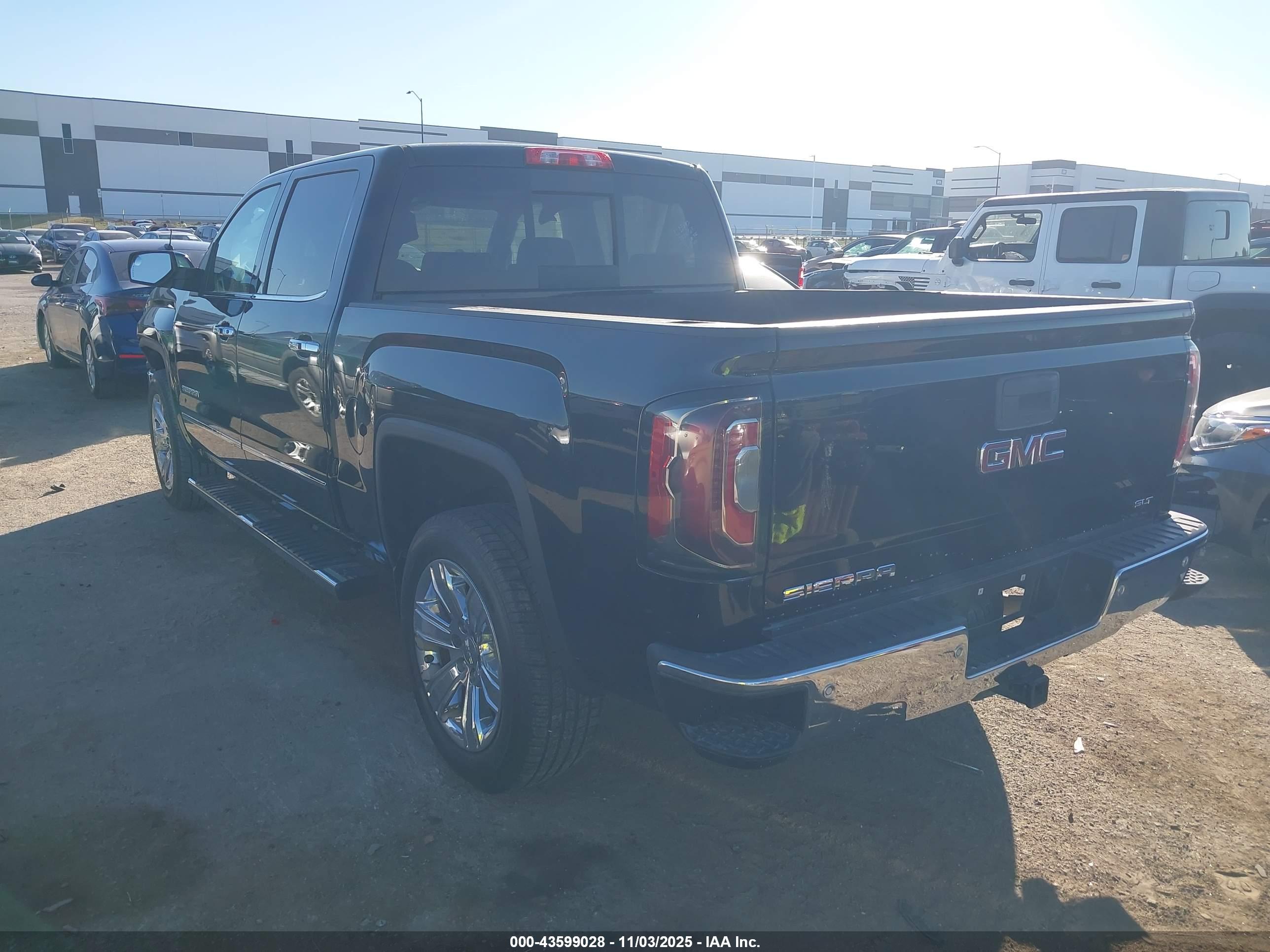 GMC SIERRA image 3