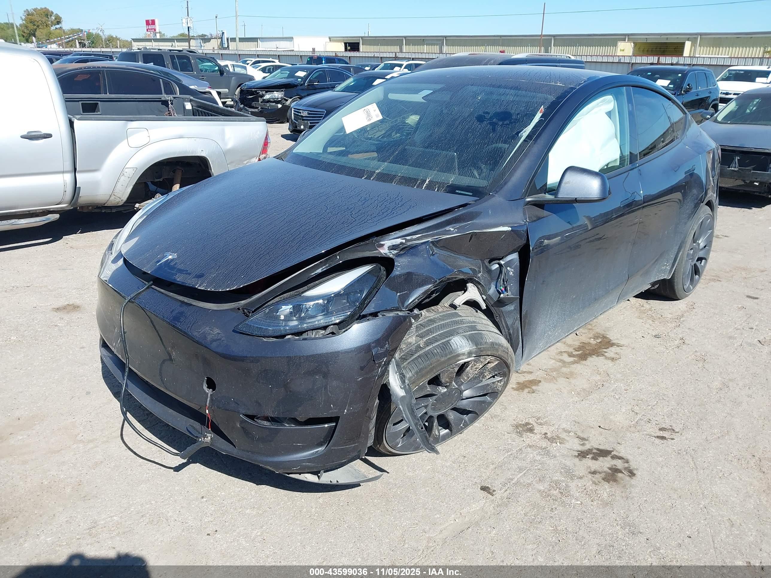 TESLA MODEL image 2