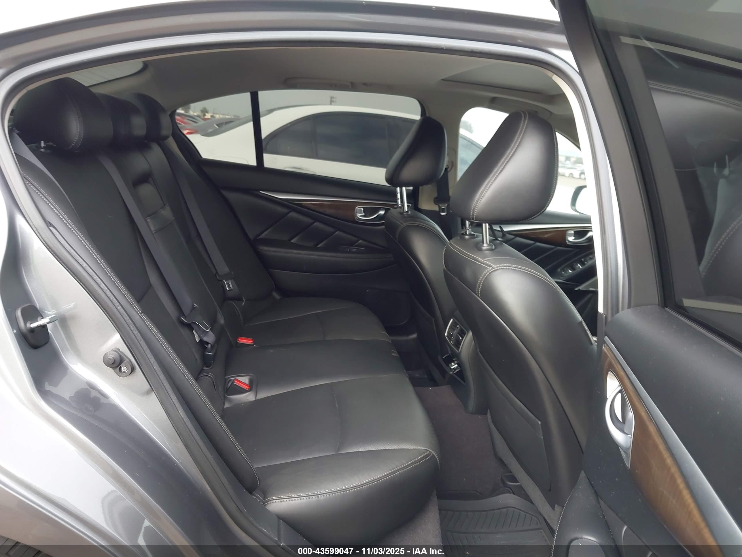 INFINITI Q50 image 8