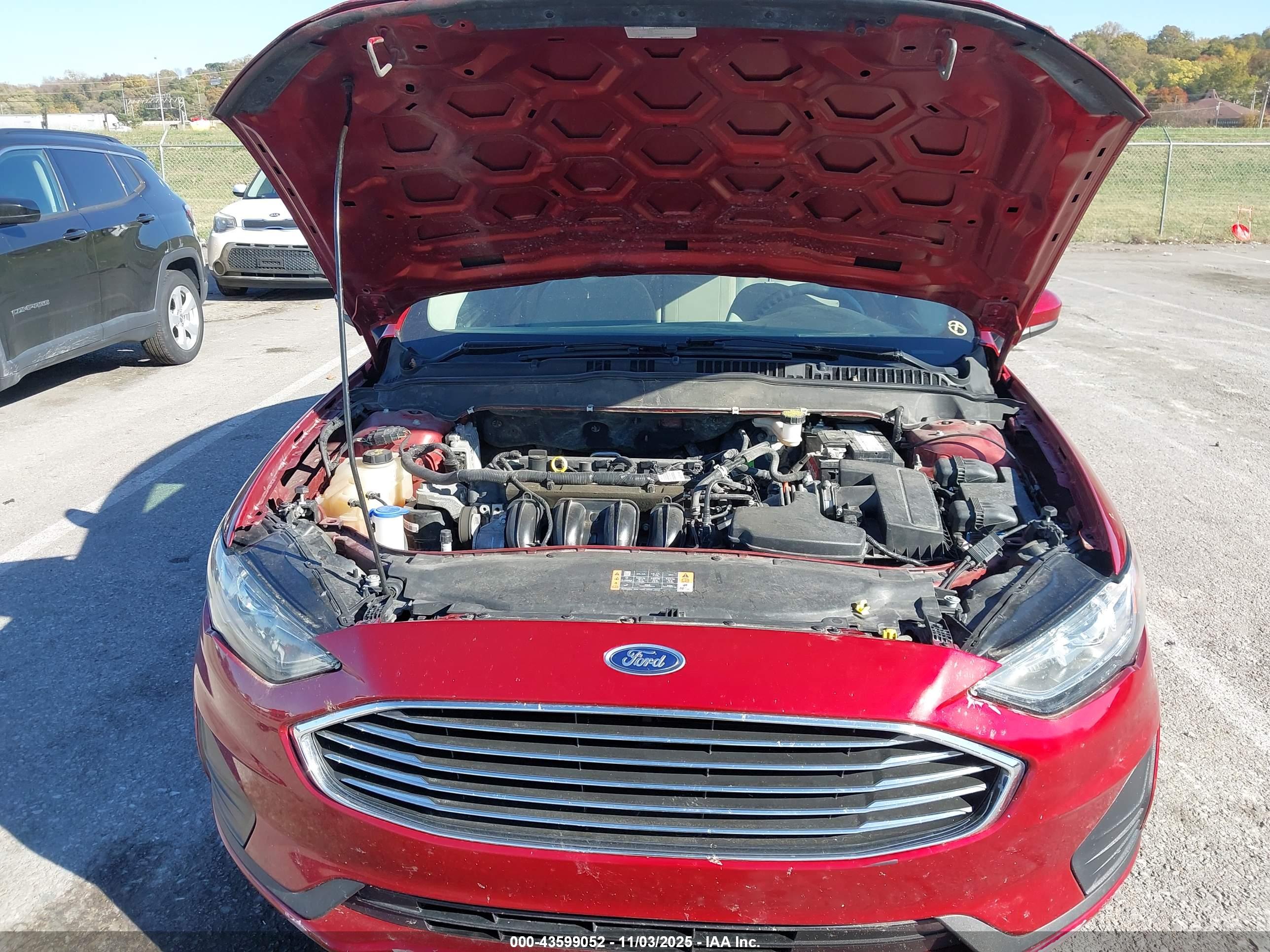 FORD FUSION image 10