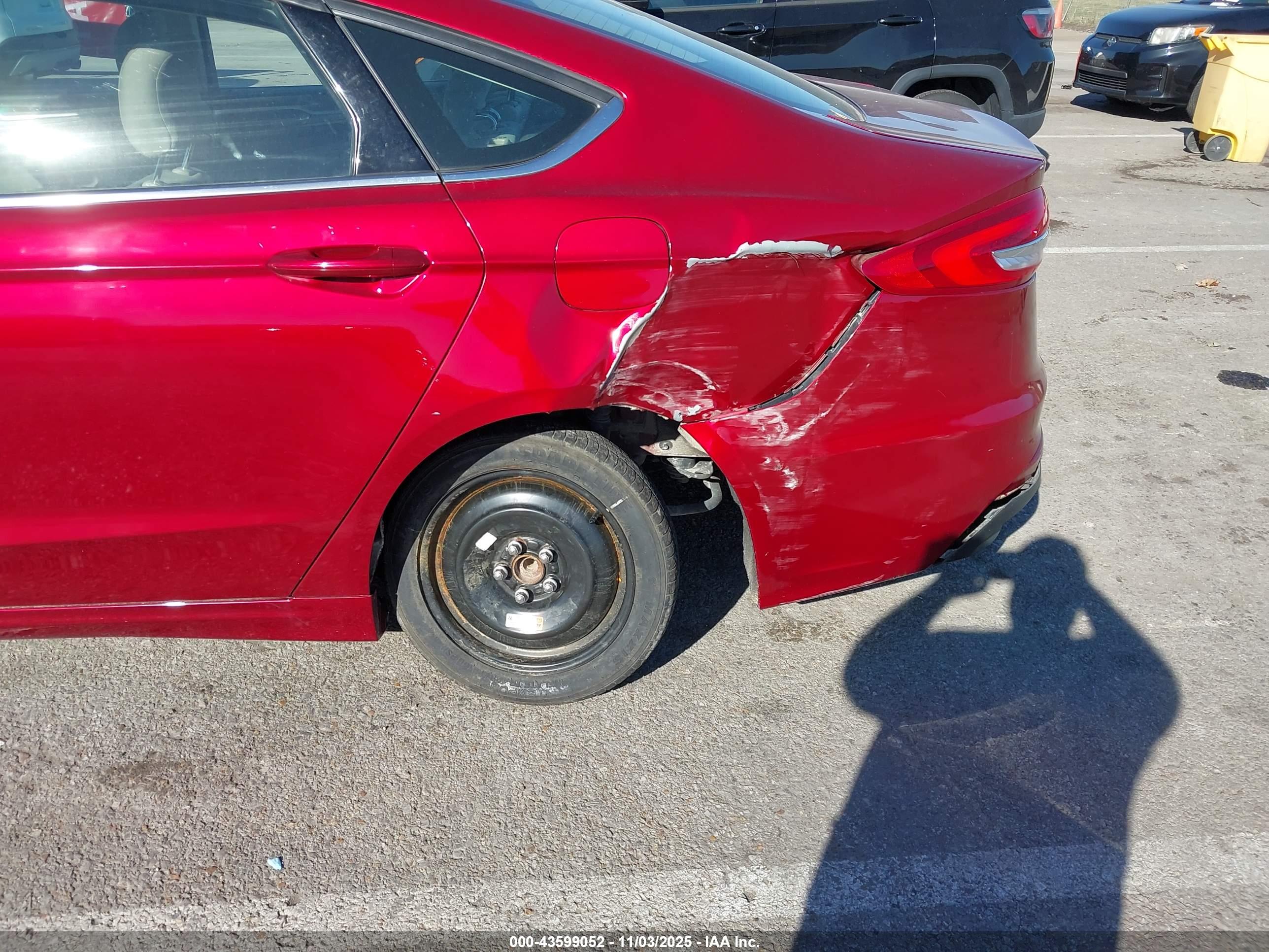 FORD FUSION image 6