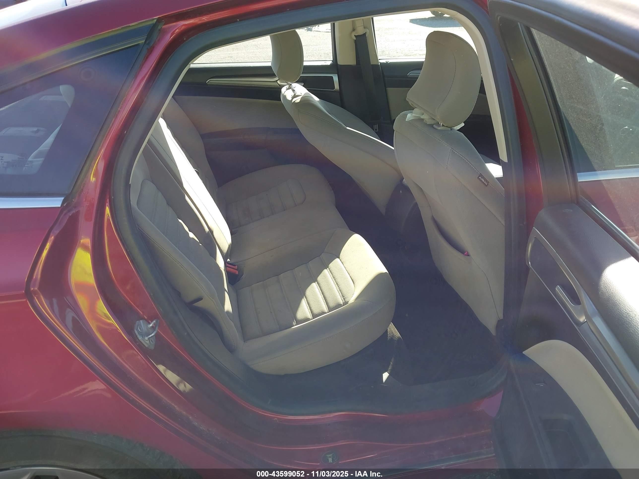 FORD FUSION image 8