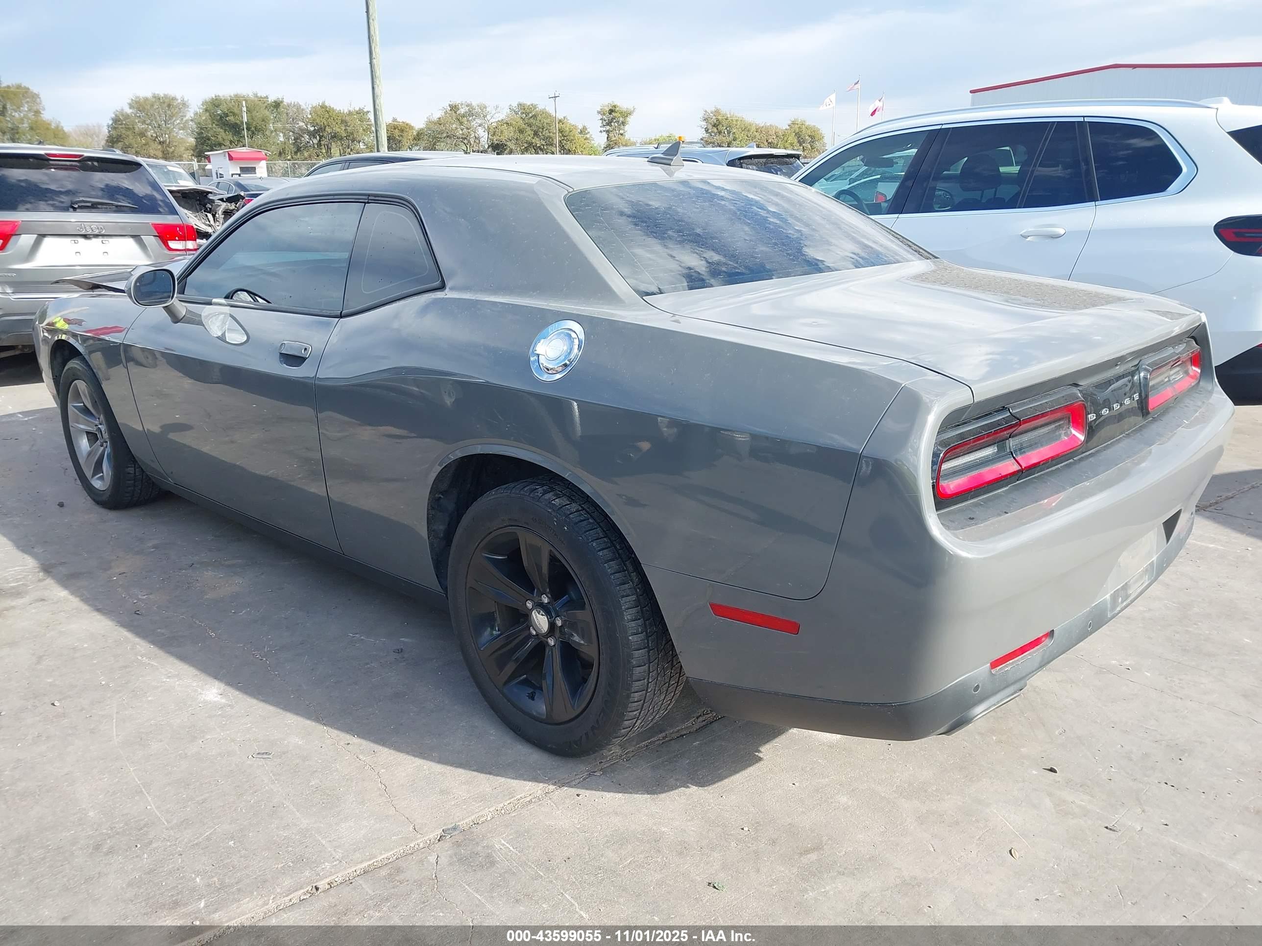 DODGE CHALLENGER image 3