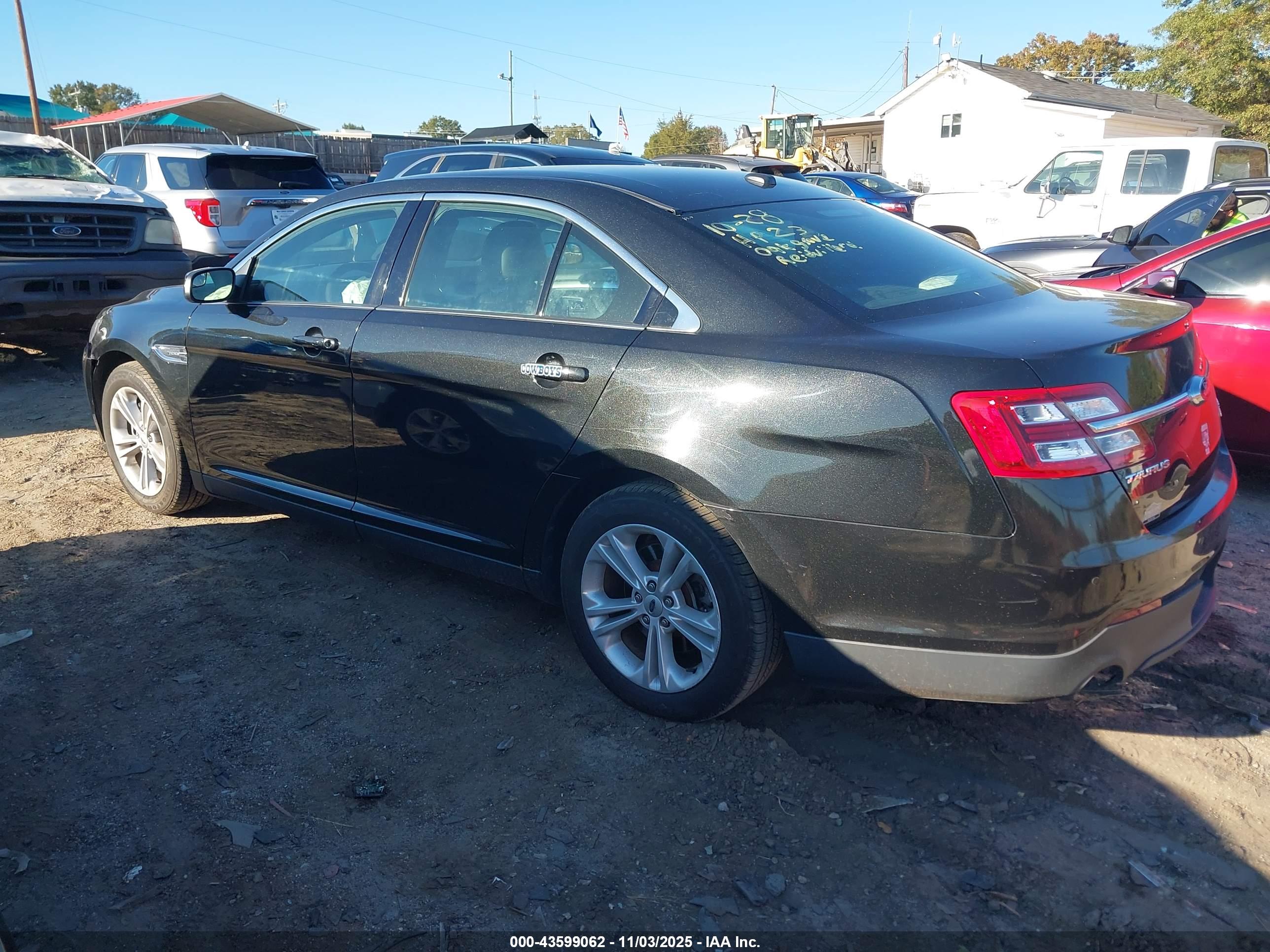 FORD TAURUS image 3
