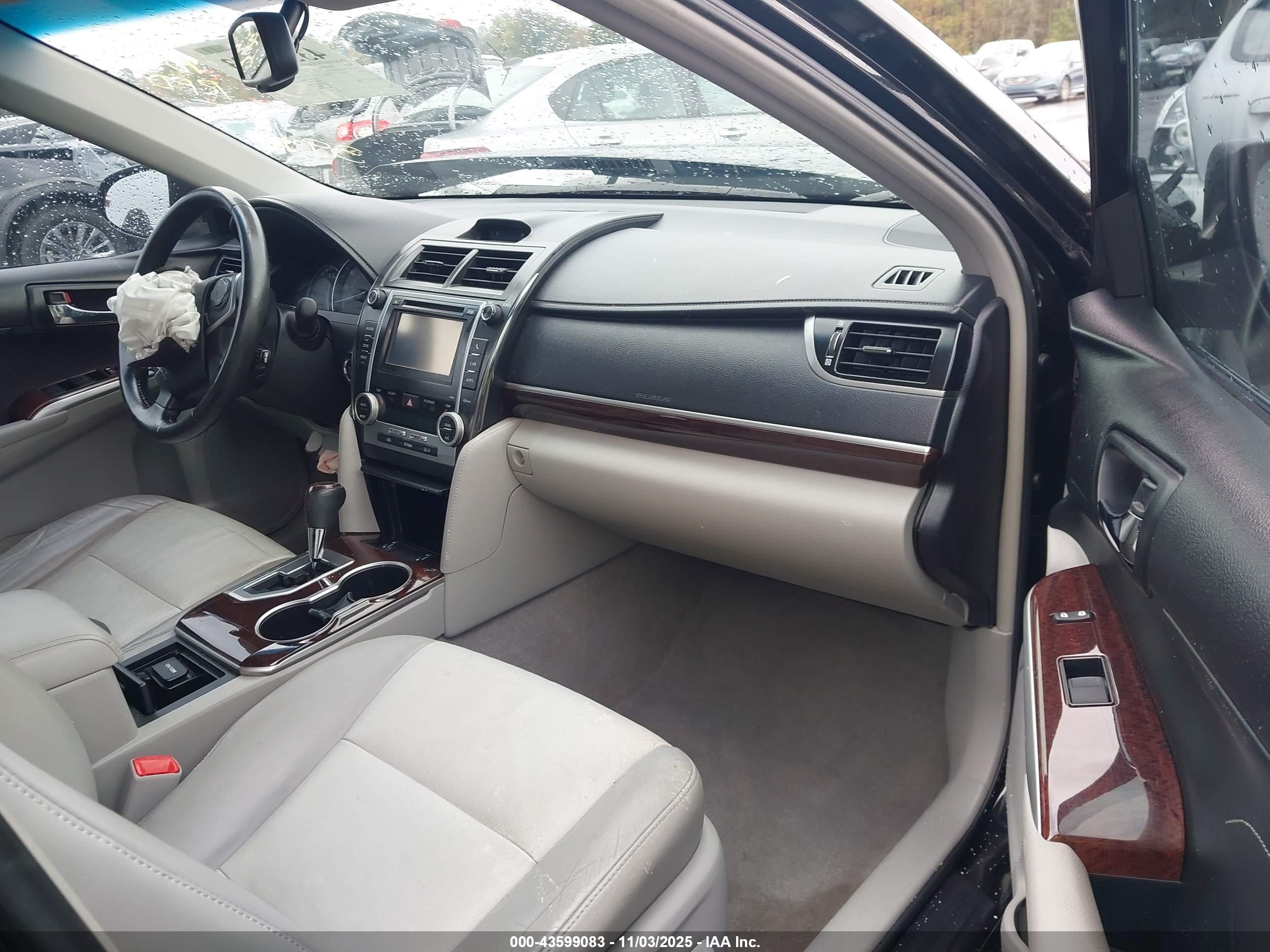 TOYOTA CAMRY image 5