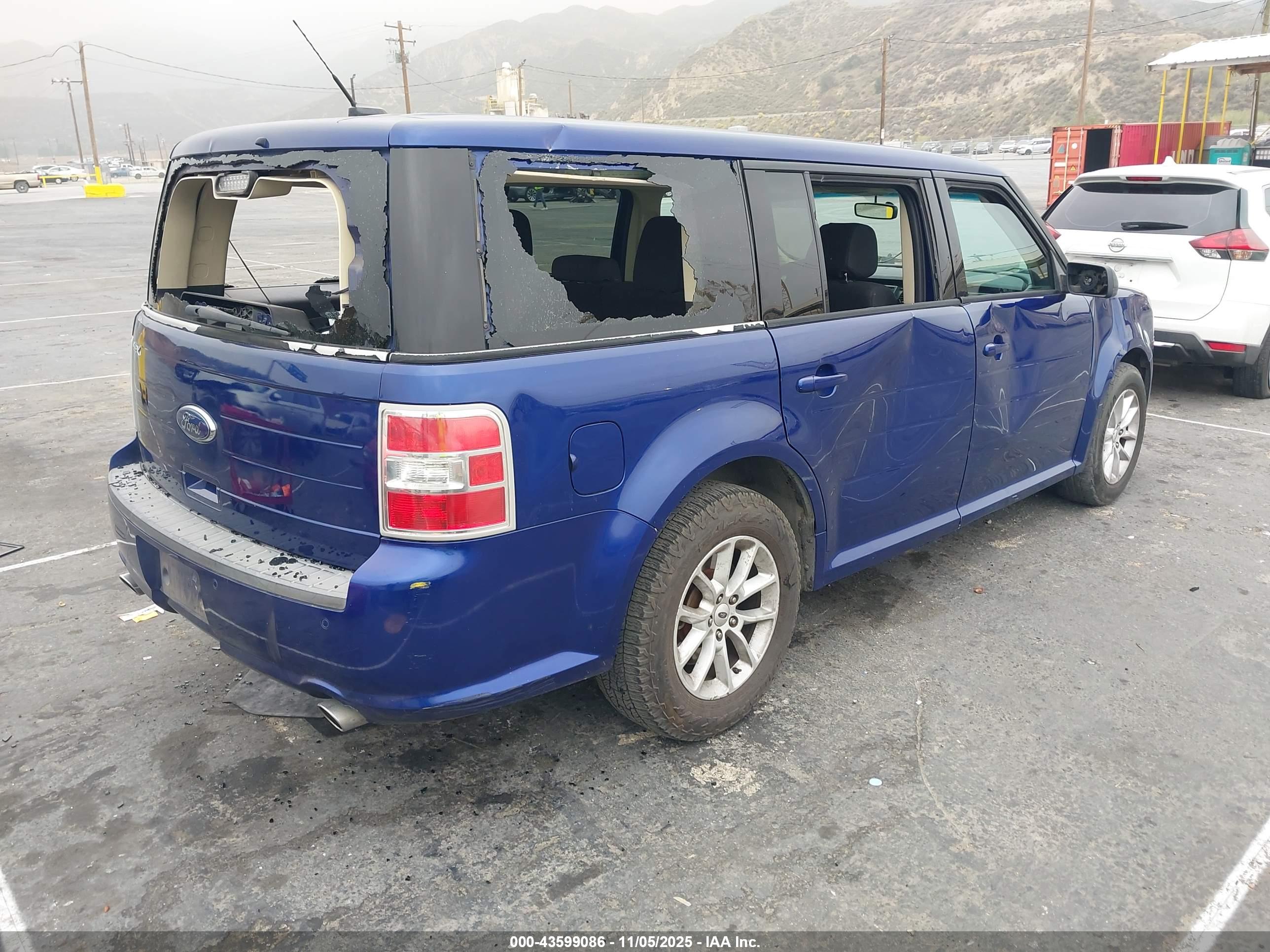 FORD FLEX image 4