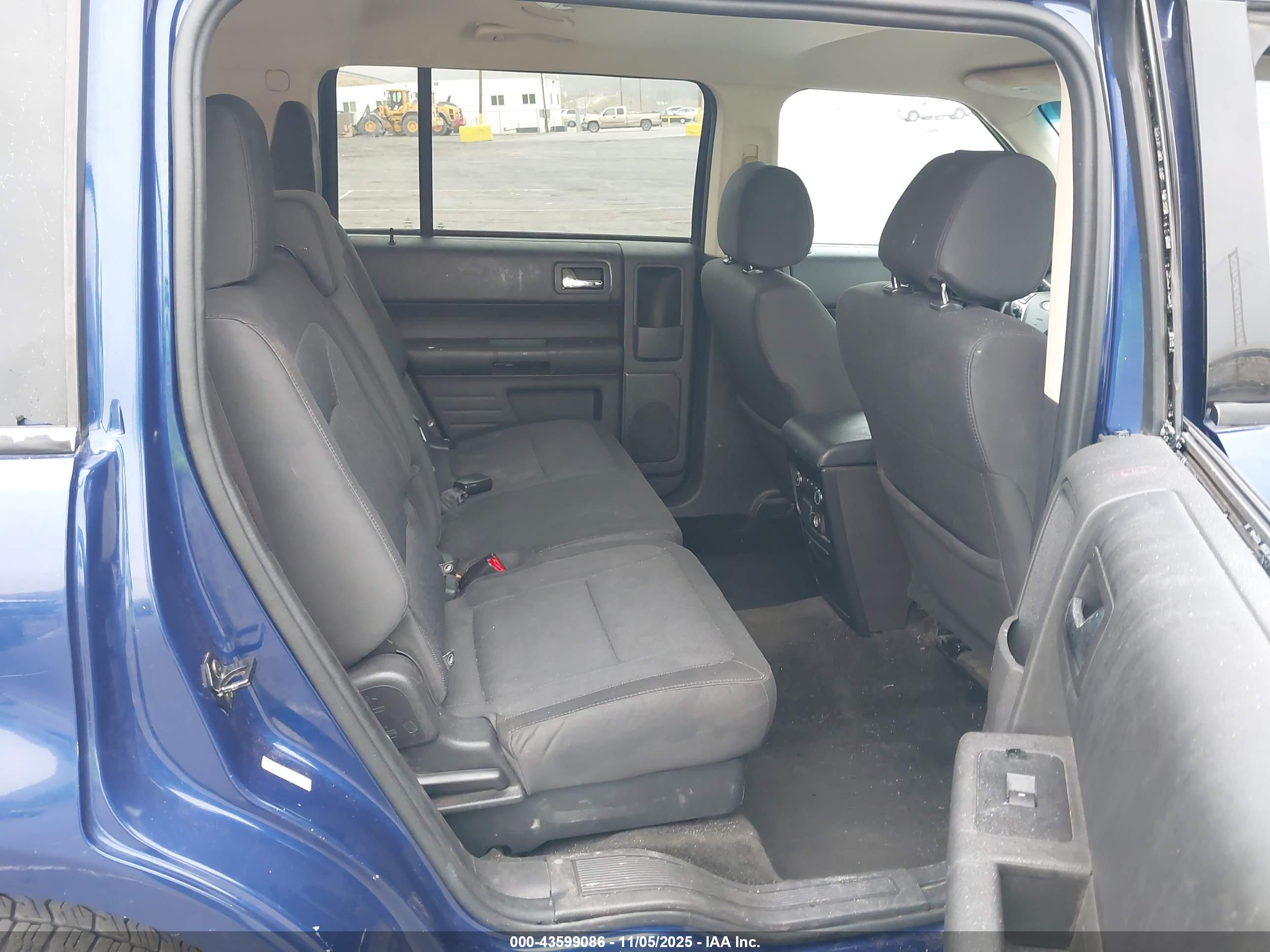FORD FLEX image 8