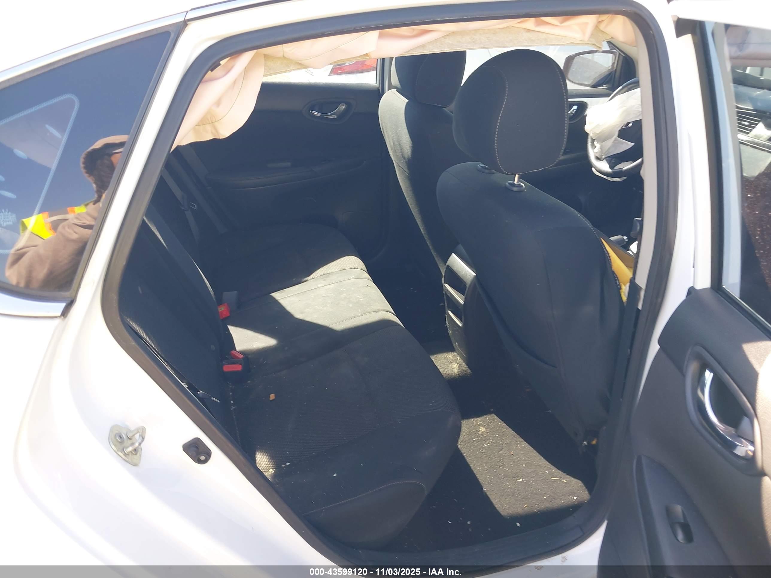 NISSAN SENTRA image 8