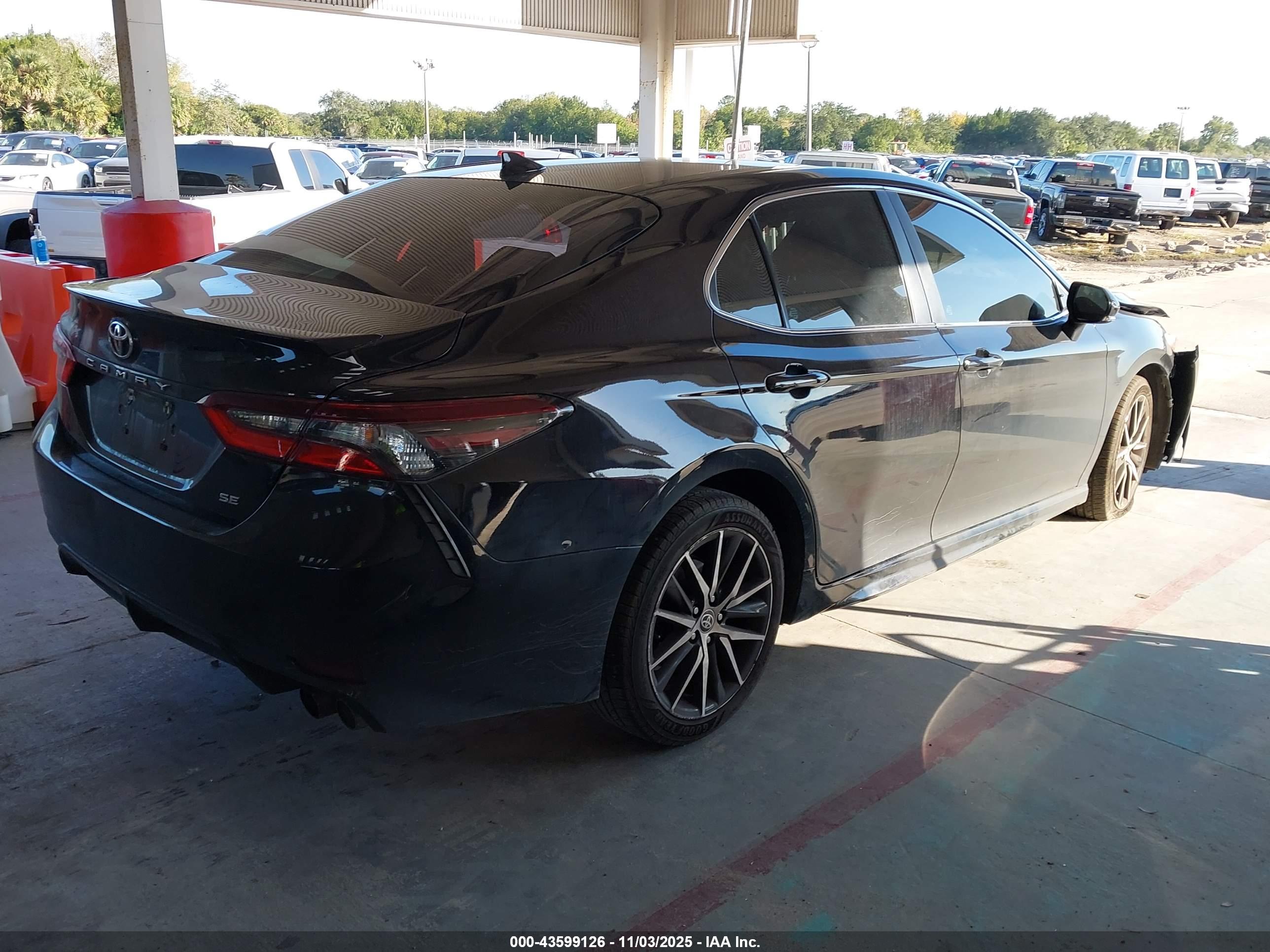 TOYOTA CAMRY image 4