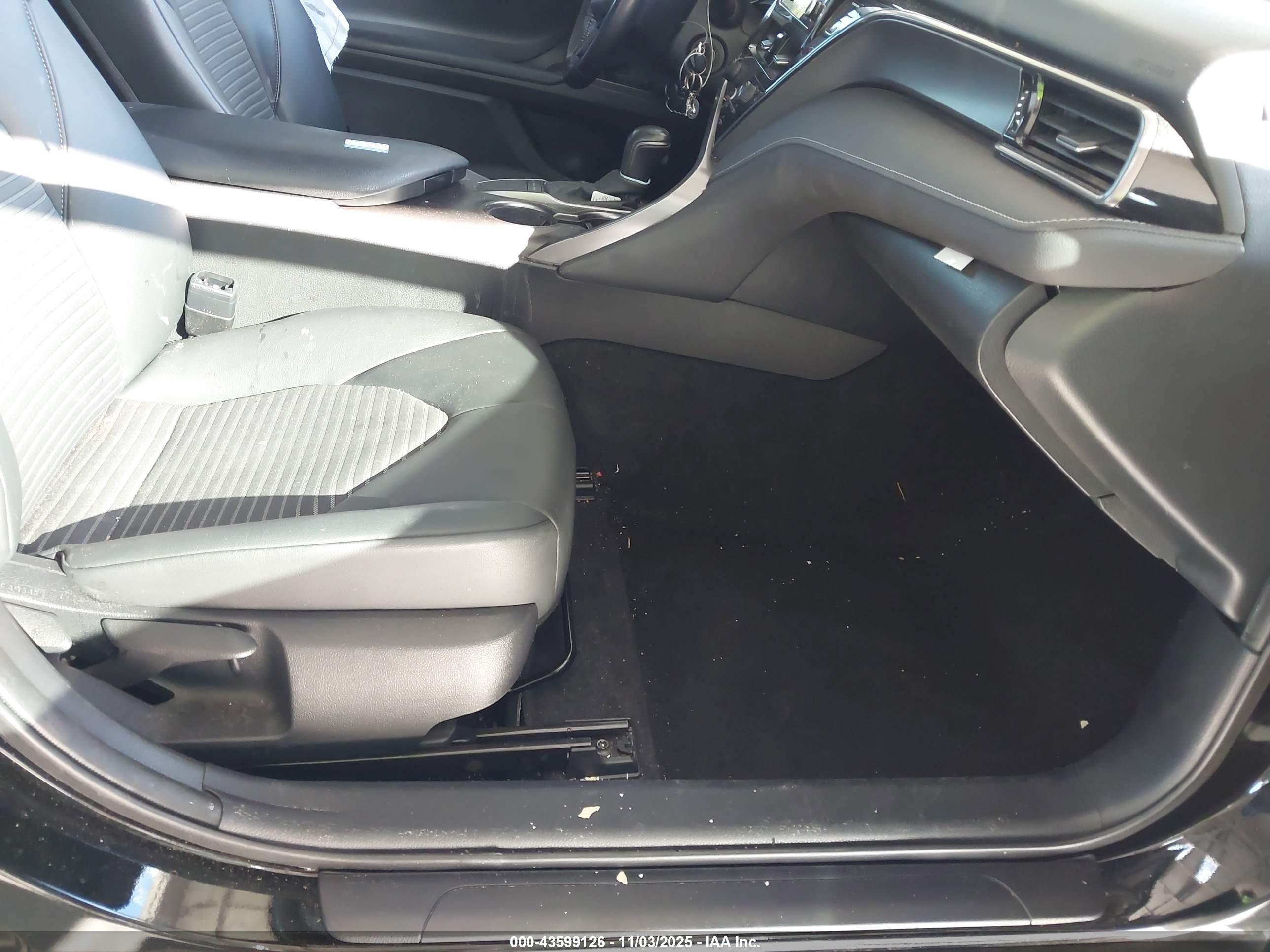 TOYOTA CAMRY image 5