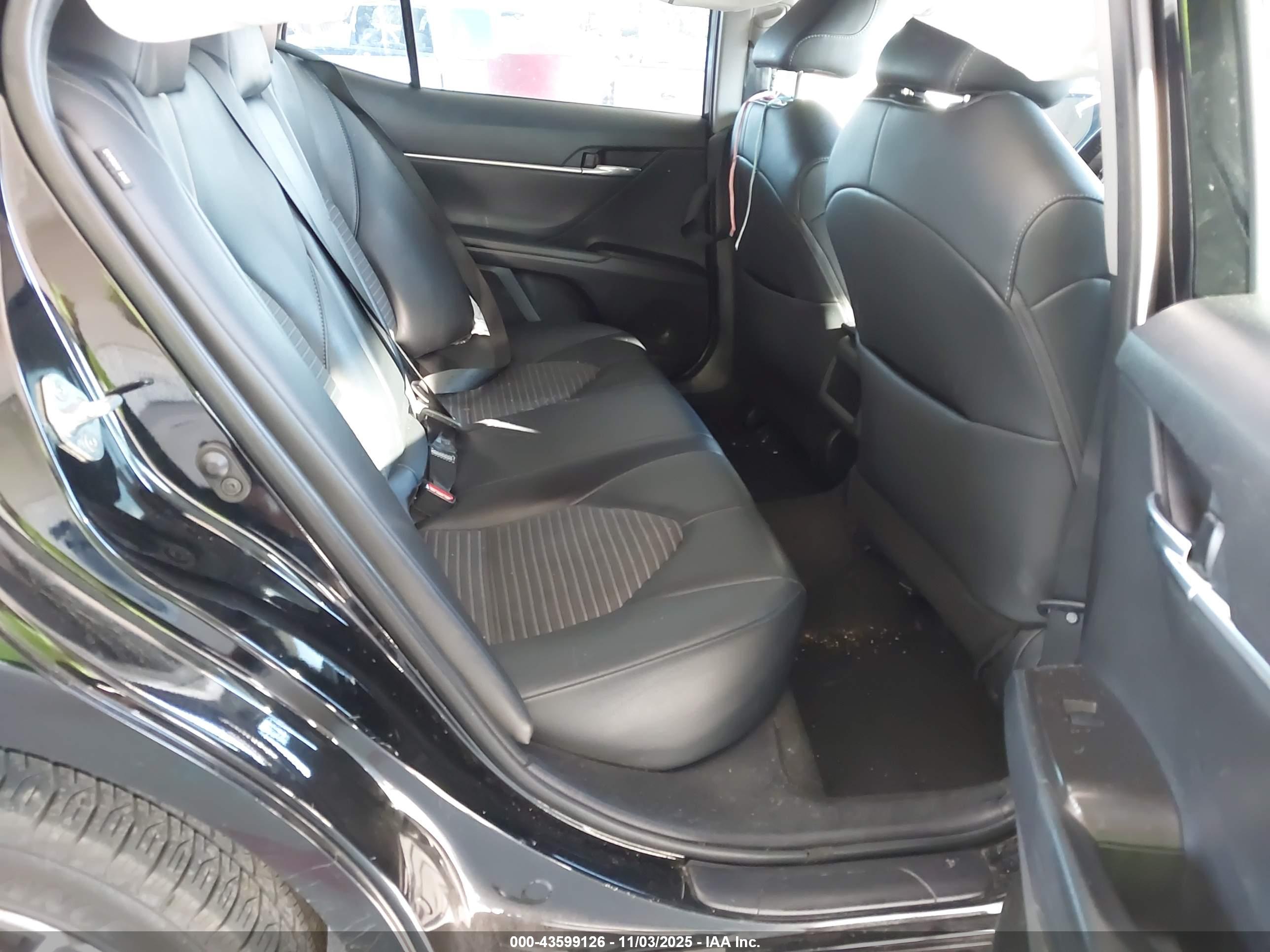 TOYOTA CAMRY image 8