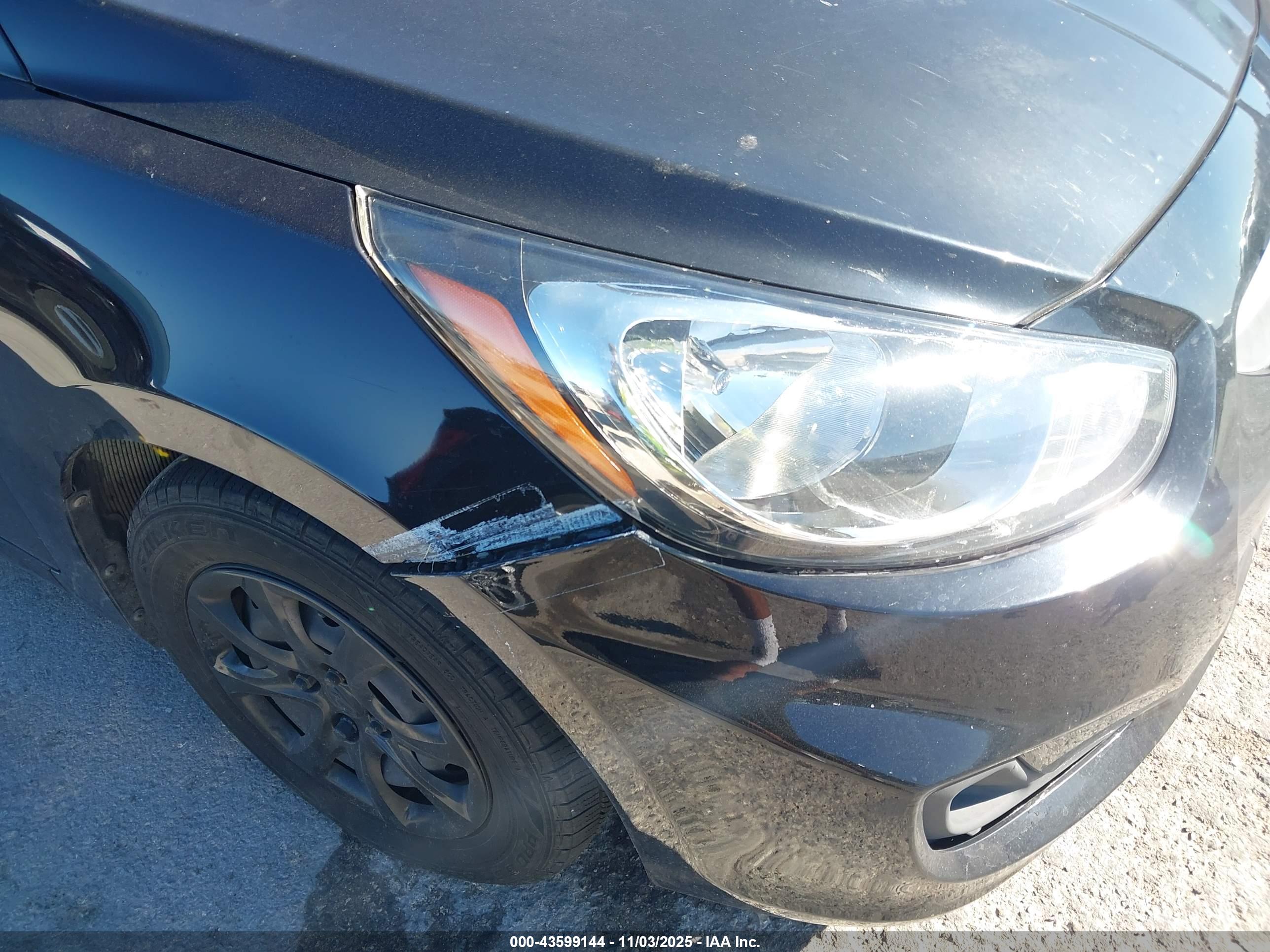 HYUNDAI ACCENT image 6