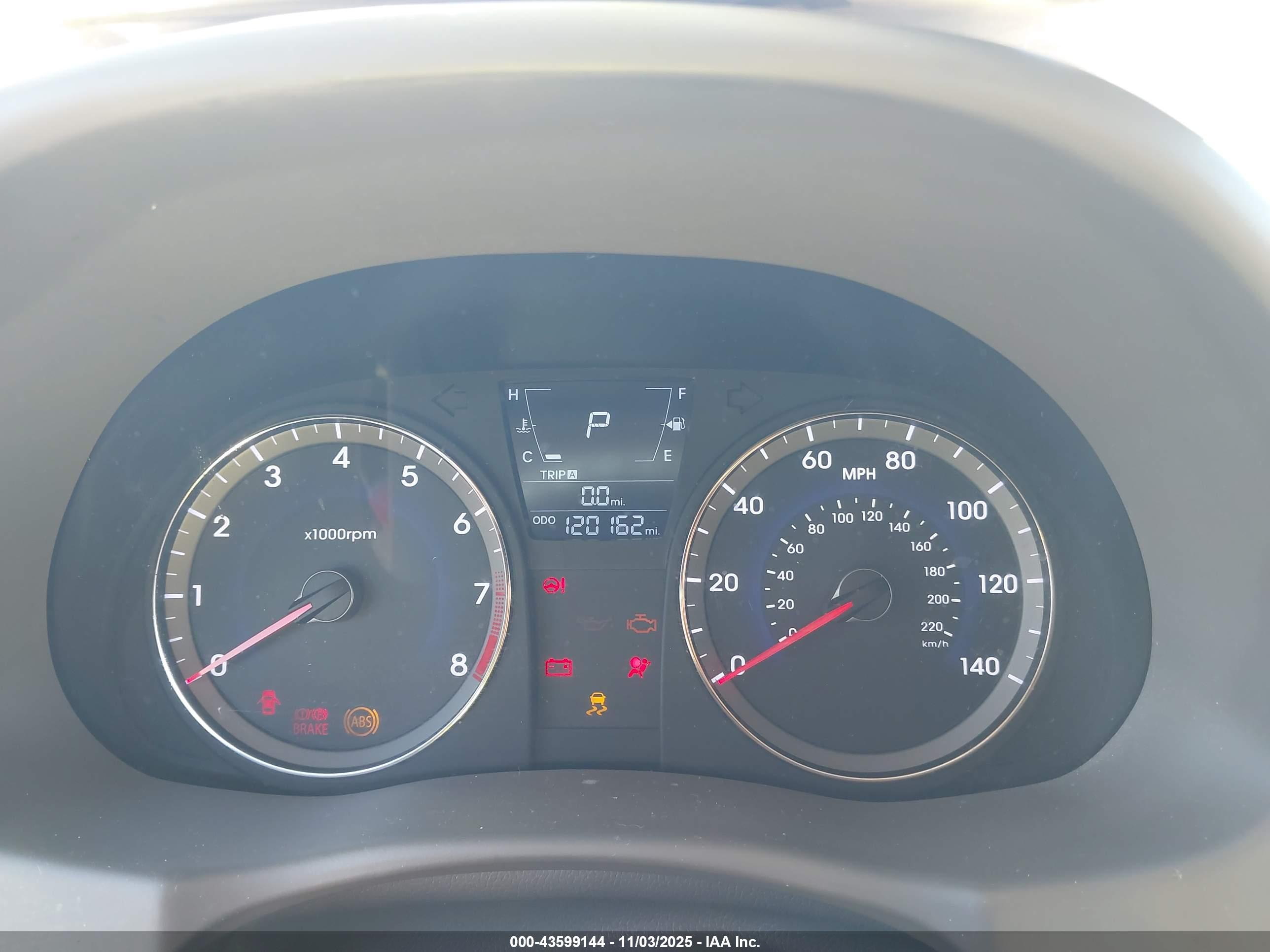 HYUNDAI ACCENT image 7