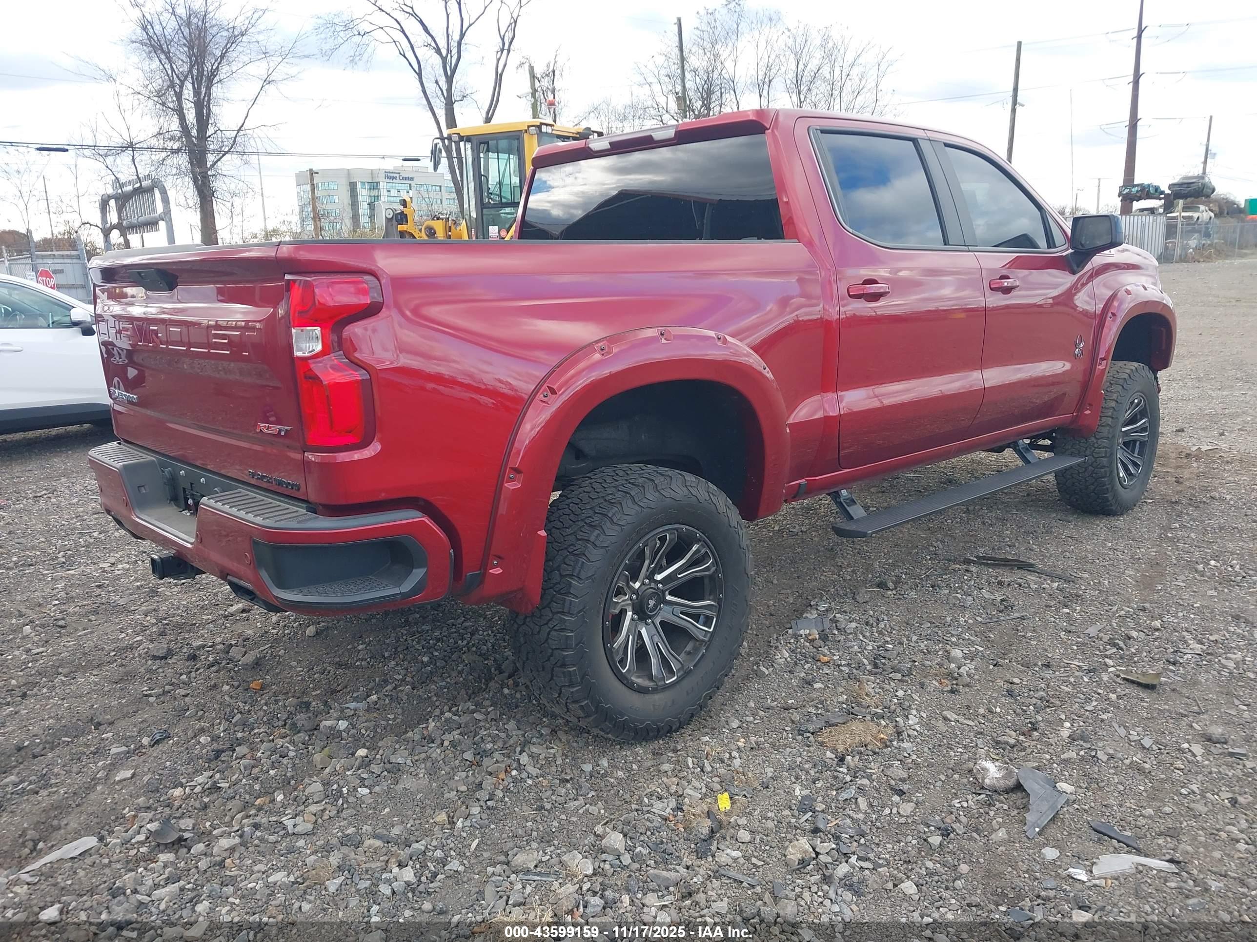 CHEVROLET SILVERADO image 4