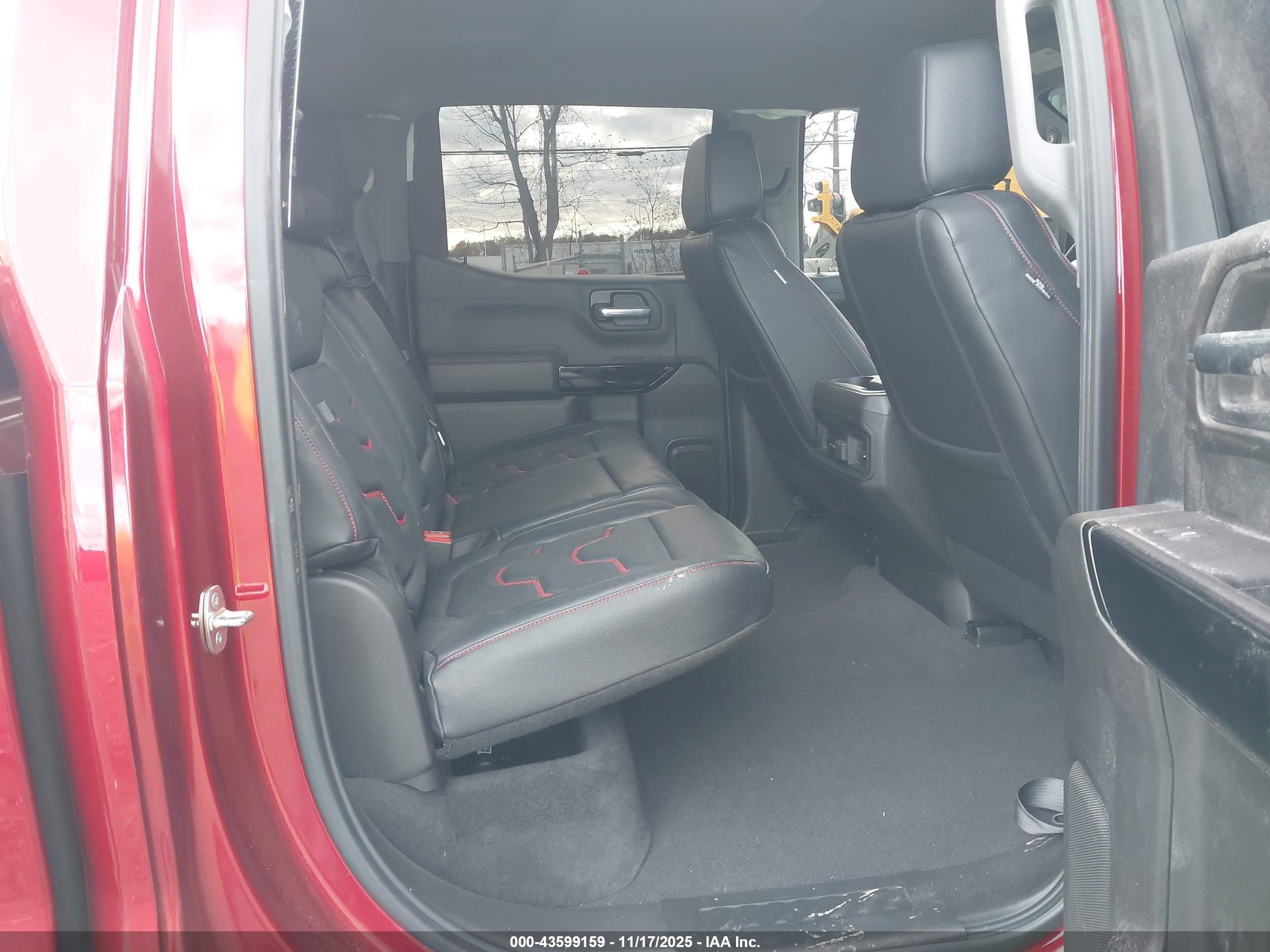 CHEVROLET SILVERADO image 8