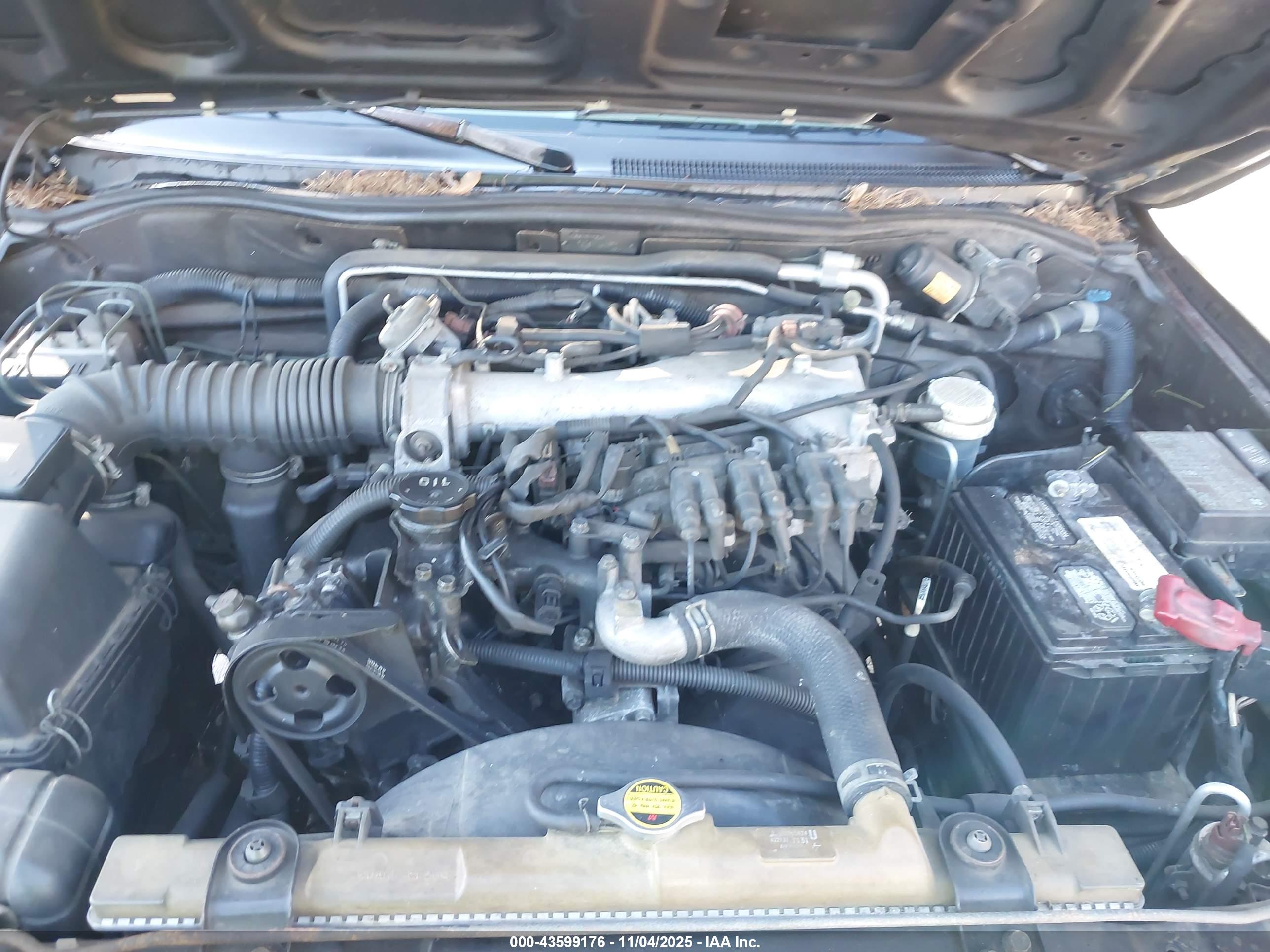 MITSUBISHI MONTERO image 10
