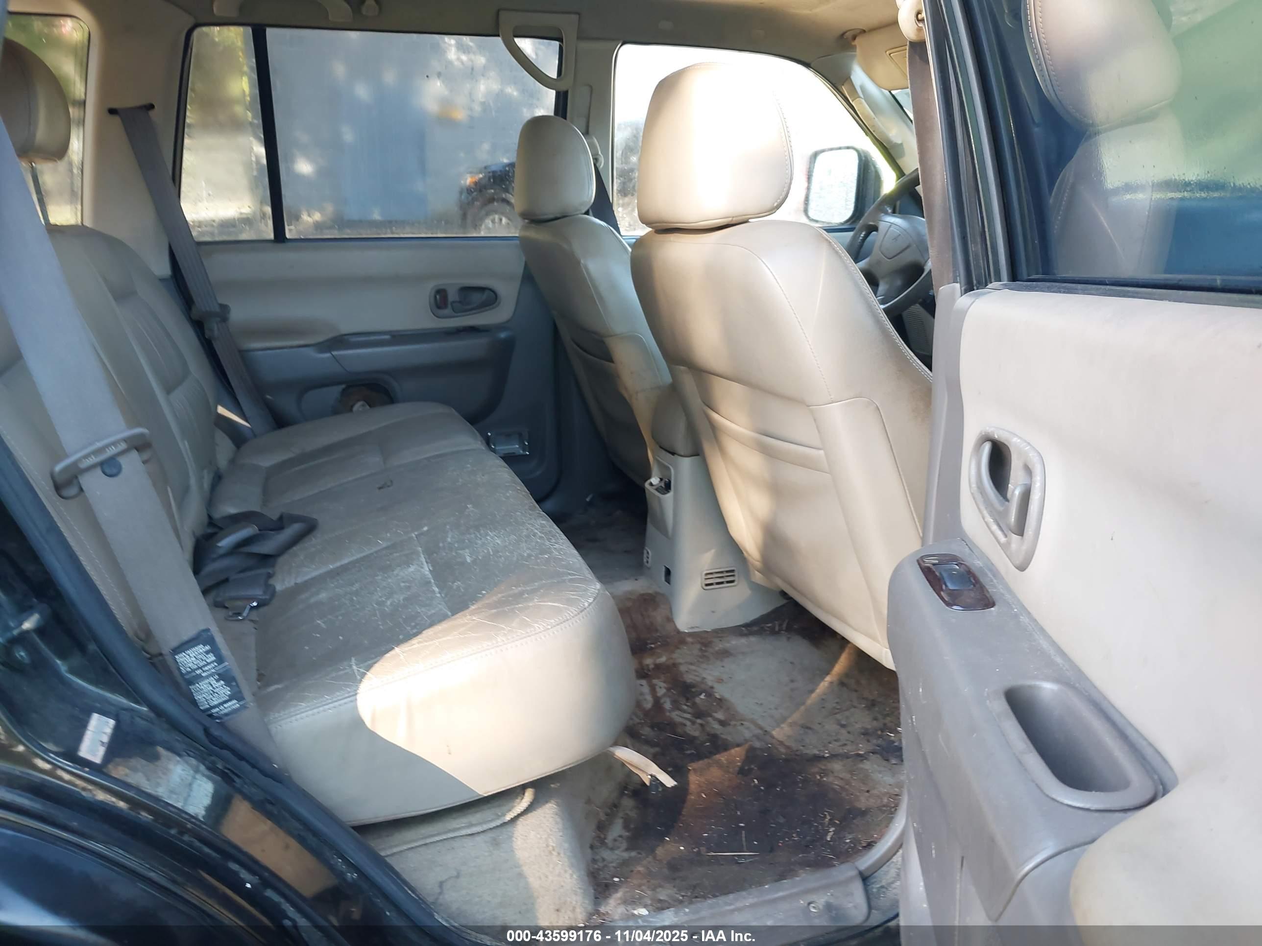 MITSUBISHI MONTERO image 8