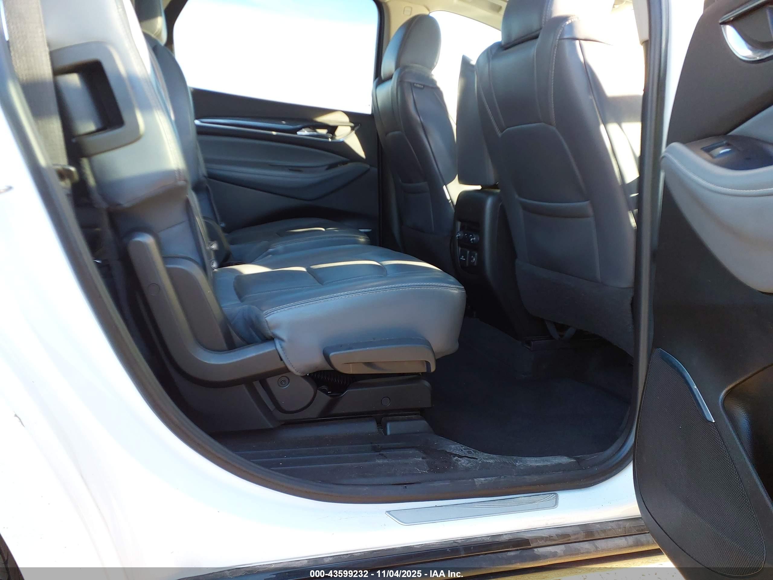 BUICK ENCLAVE image 8