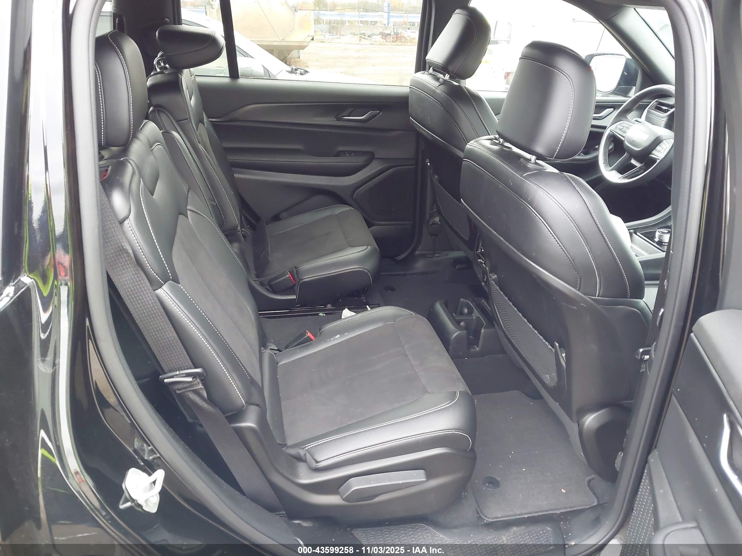 JEEP GRAND image 8