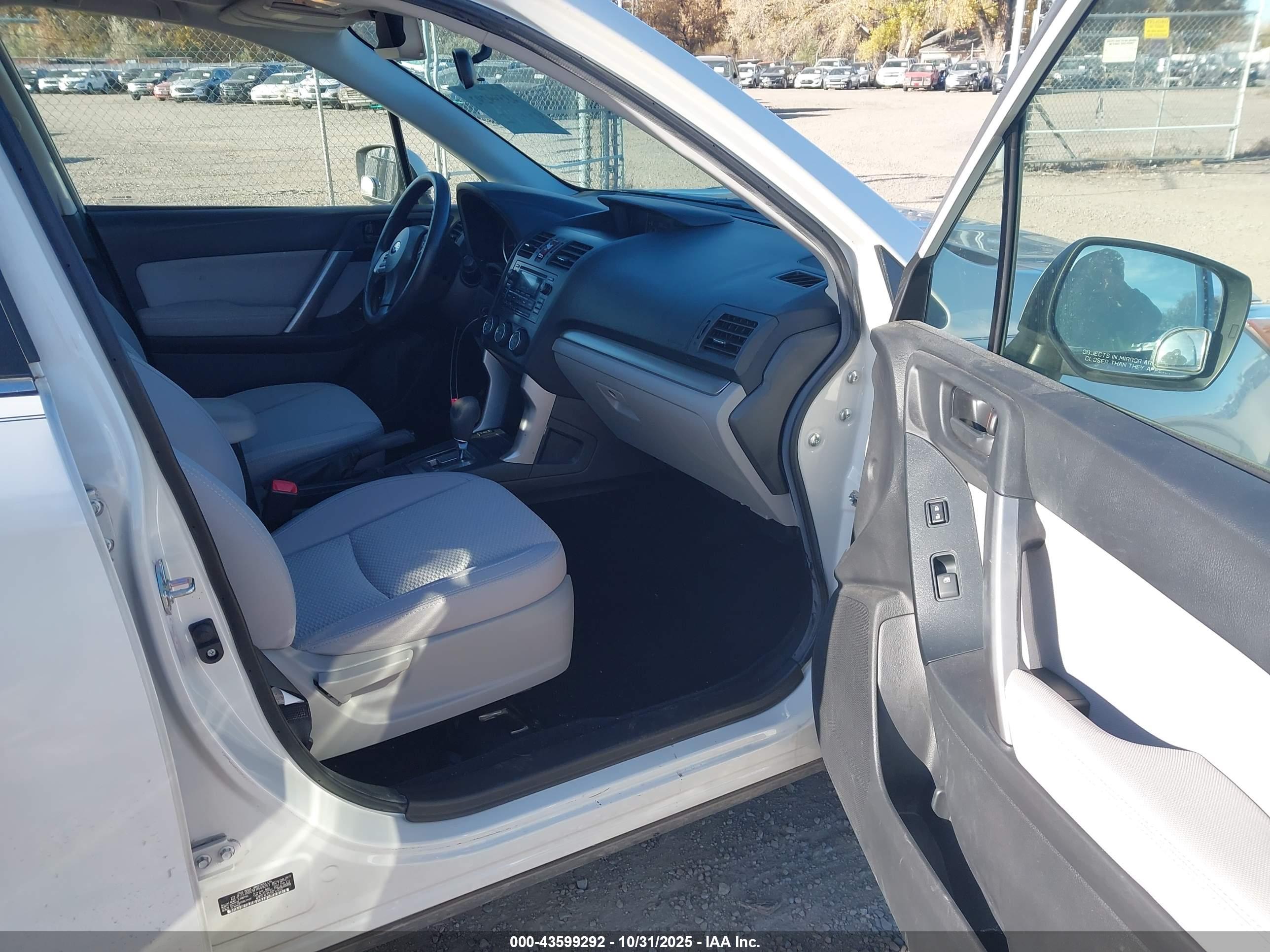 SUBARU FORESTER image 5