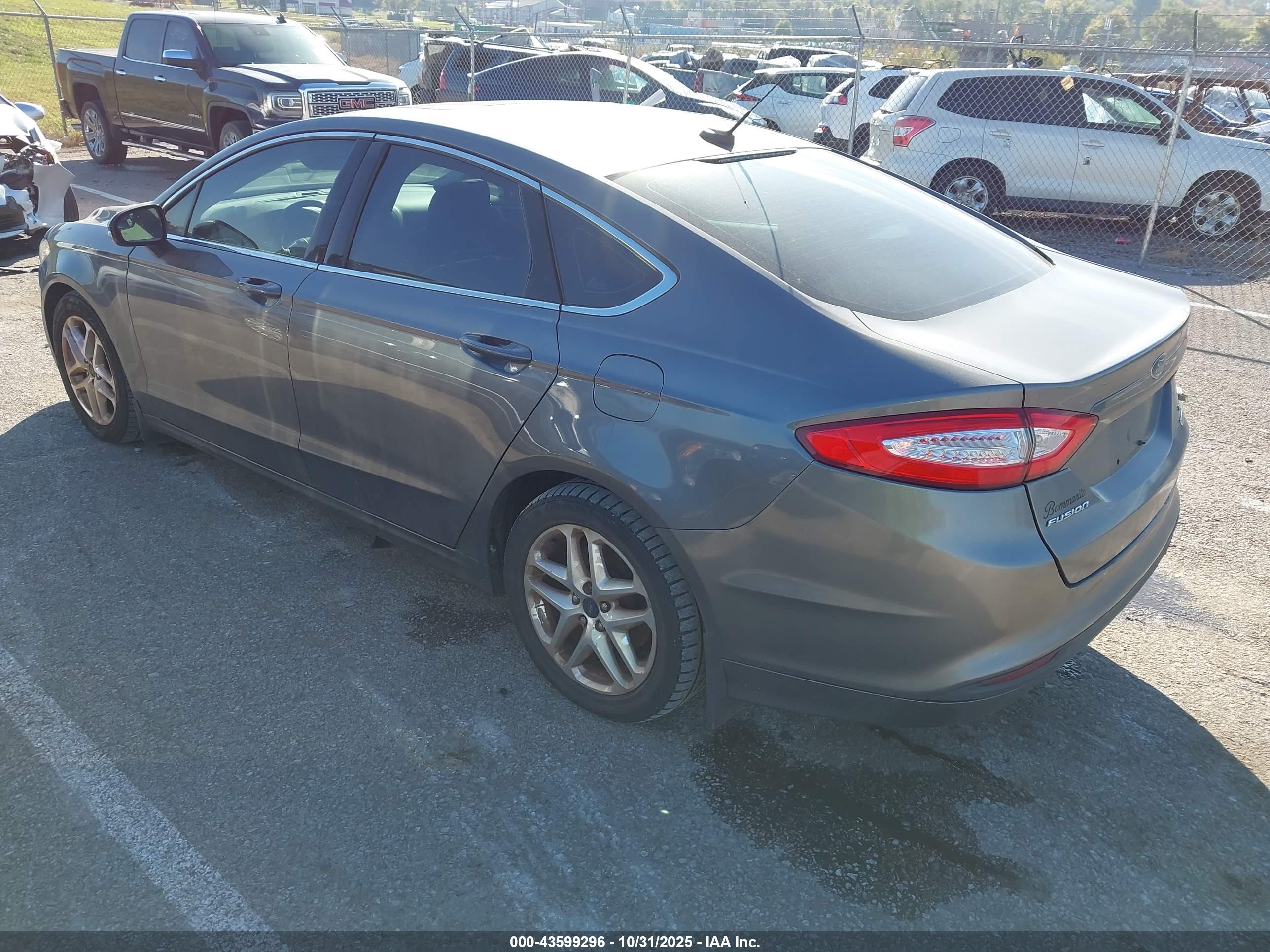FORD FUSION image 3