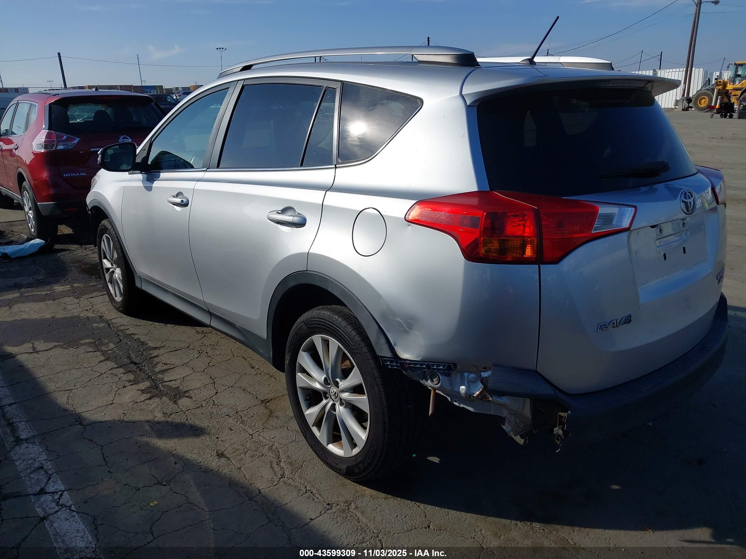 TOYOTA RAV4 image 3