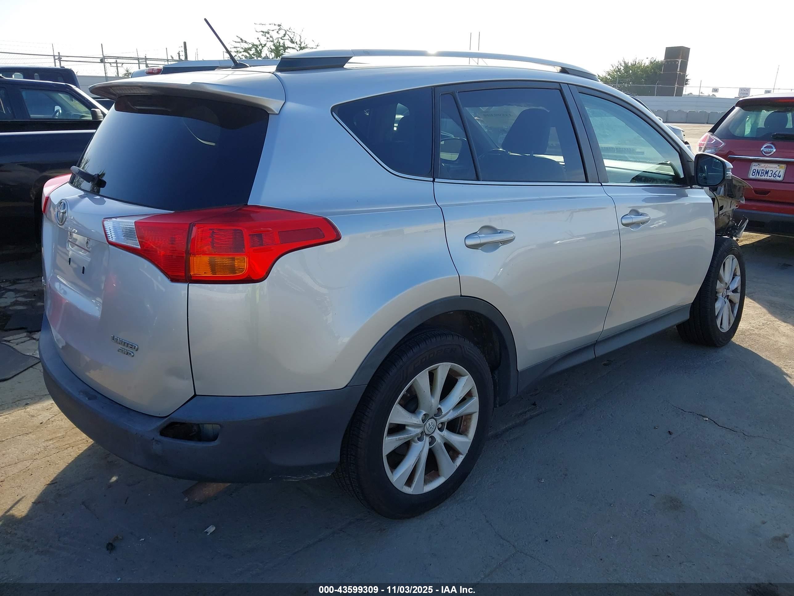 TOYOTA RAV4 image 4