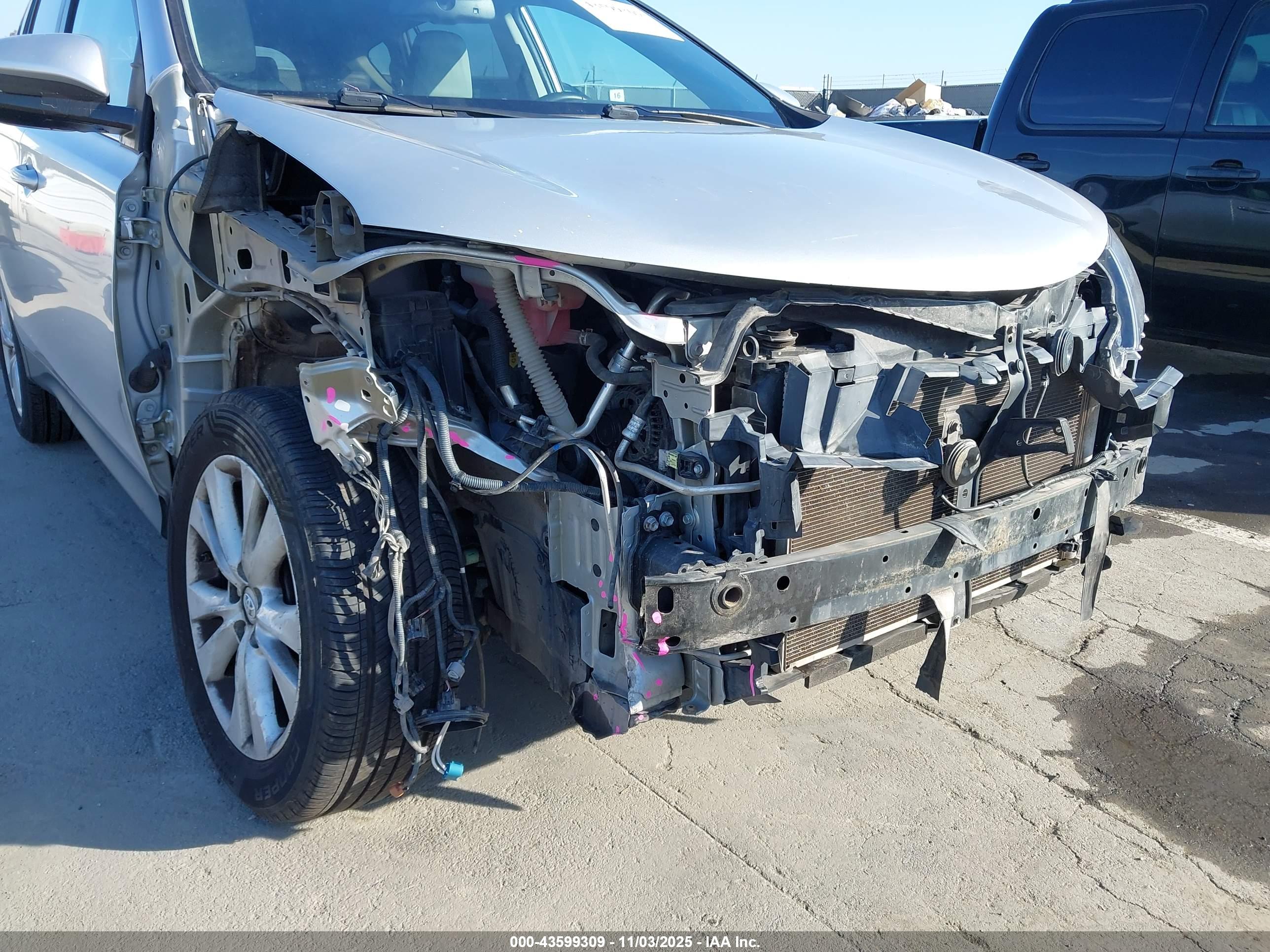 TOYOTA RAV4 image 6