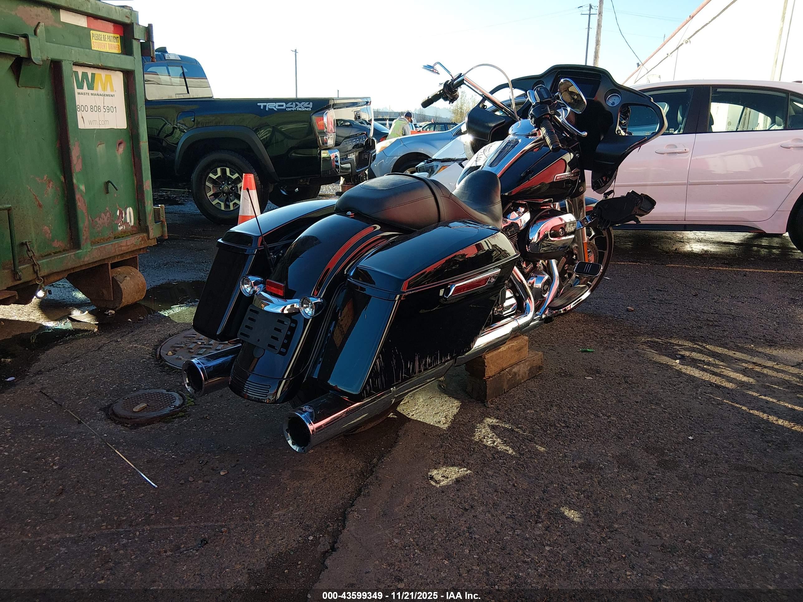 HARLEY-DAVIDSON FLTRX image 4