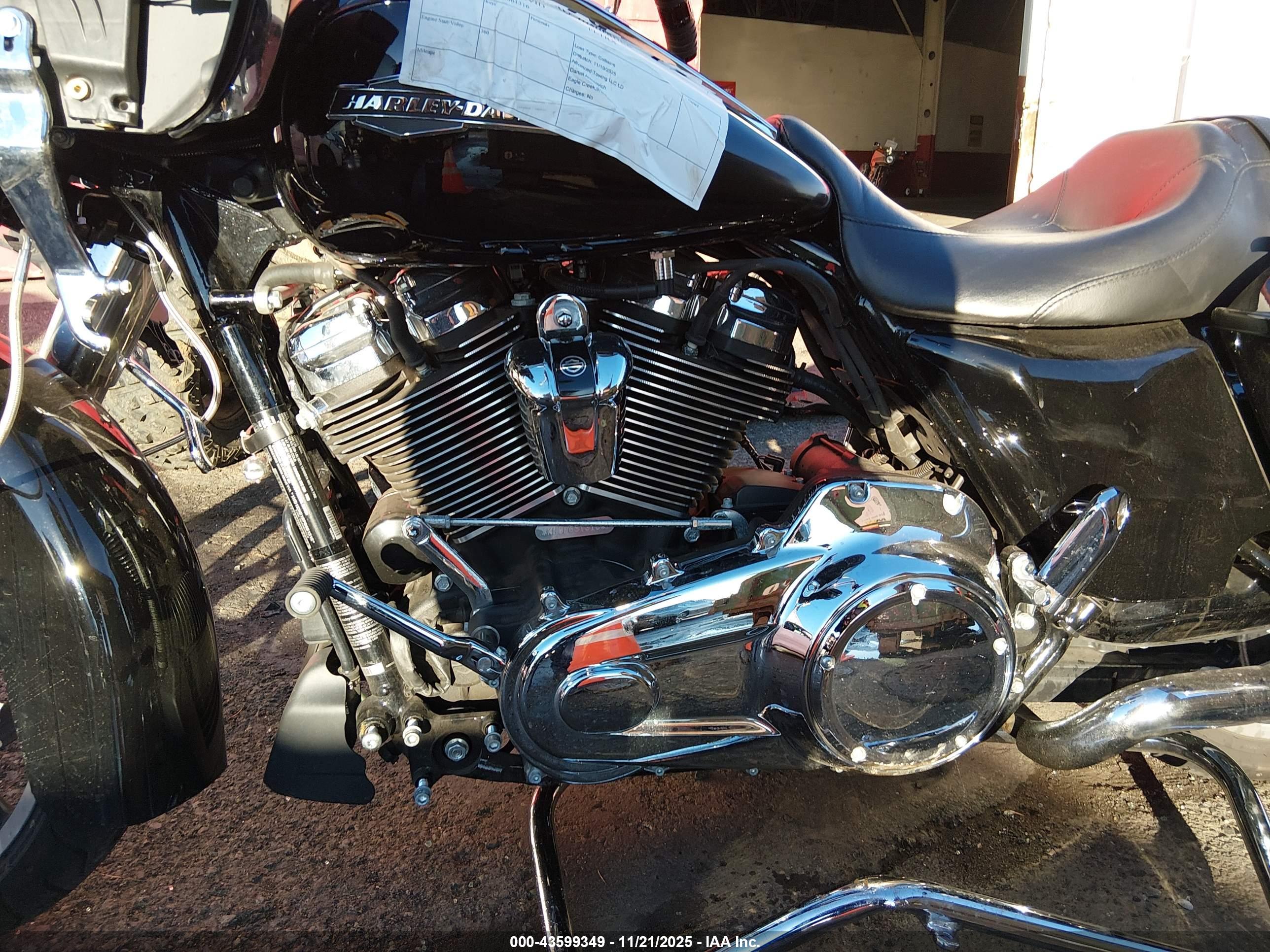 HARLEY-DAVIDSON FLTRX image 9