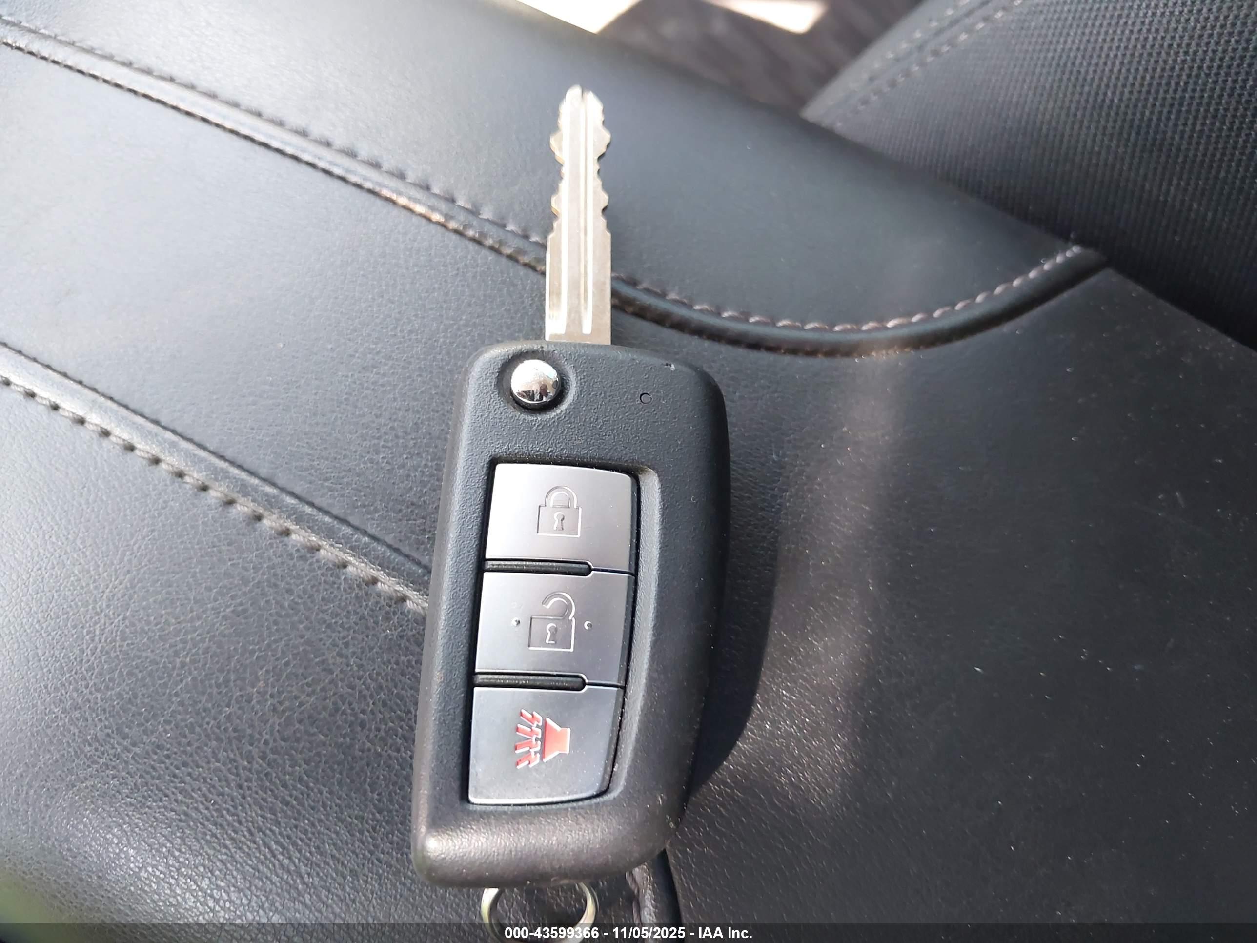 NISSAN ROGUE image 11