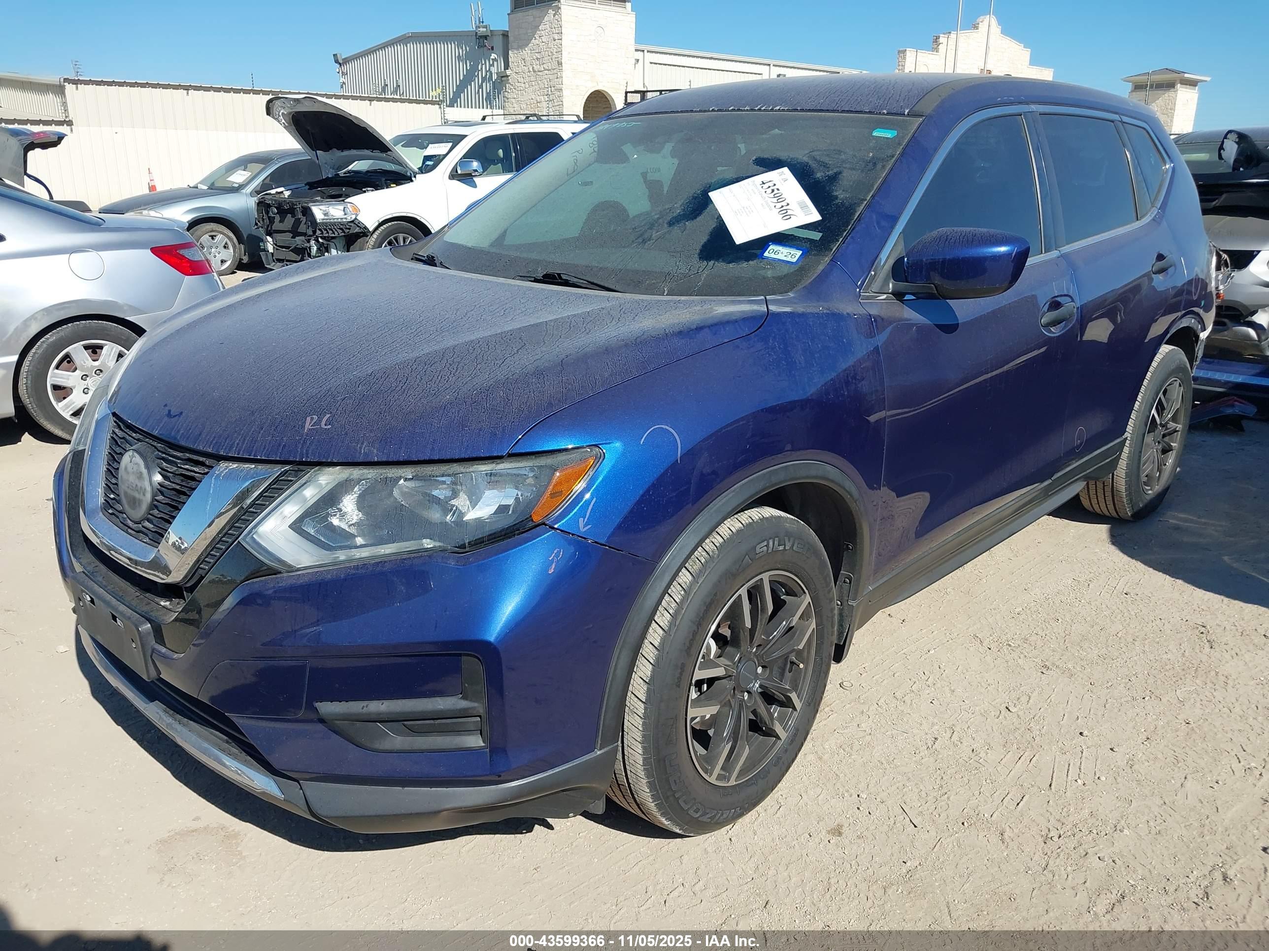 NISSAN ROGUE image 2