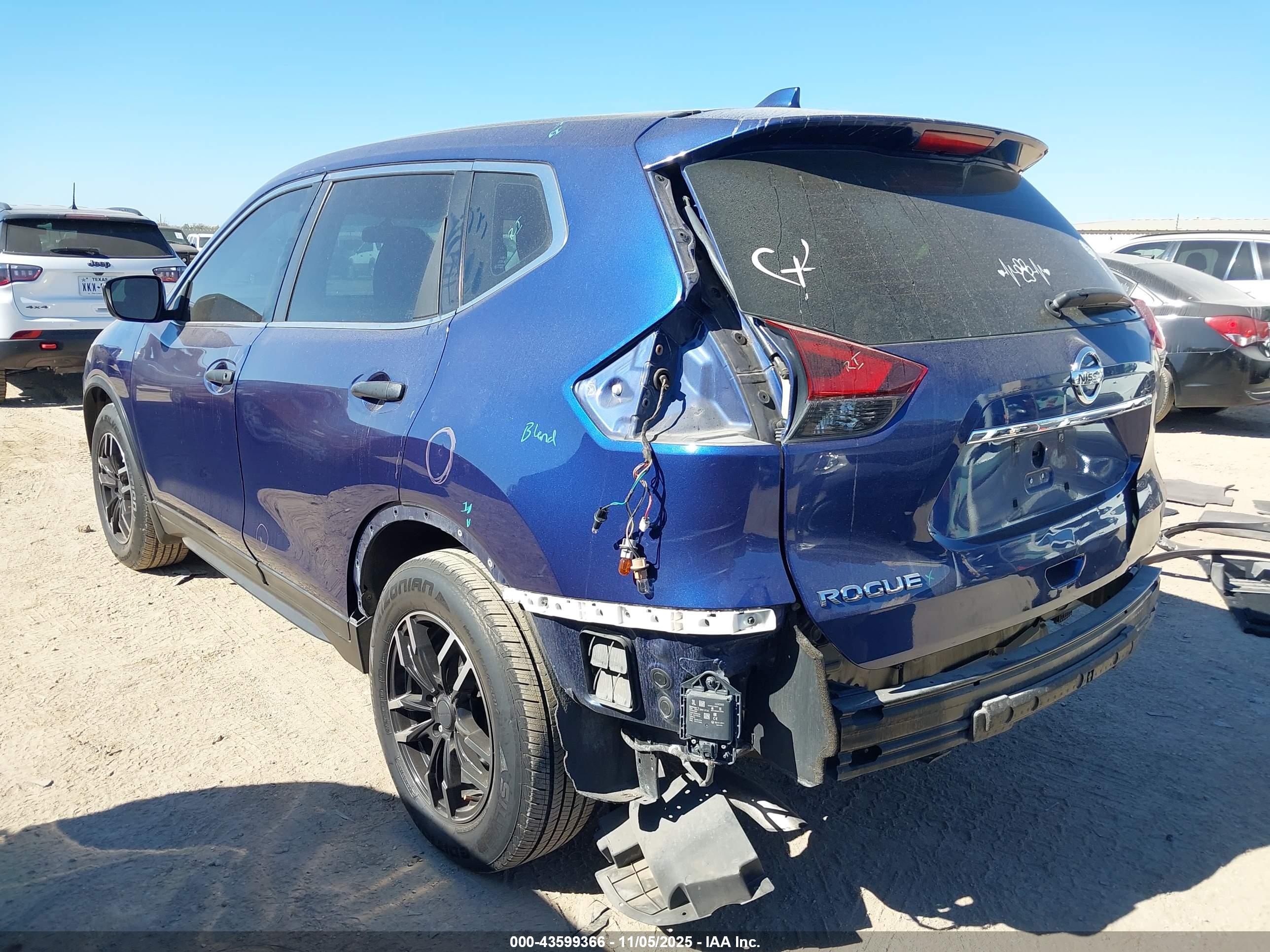 NISSAN ROGUE image 3