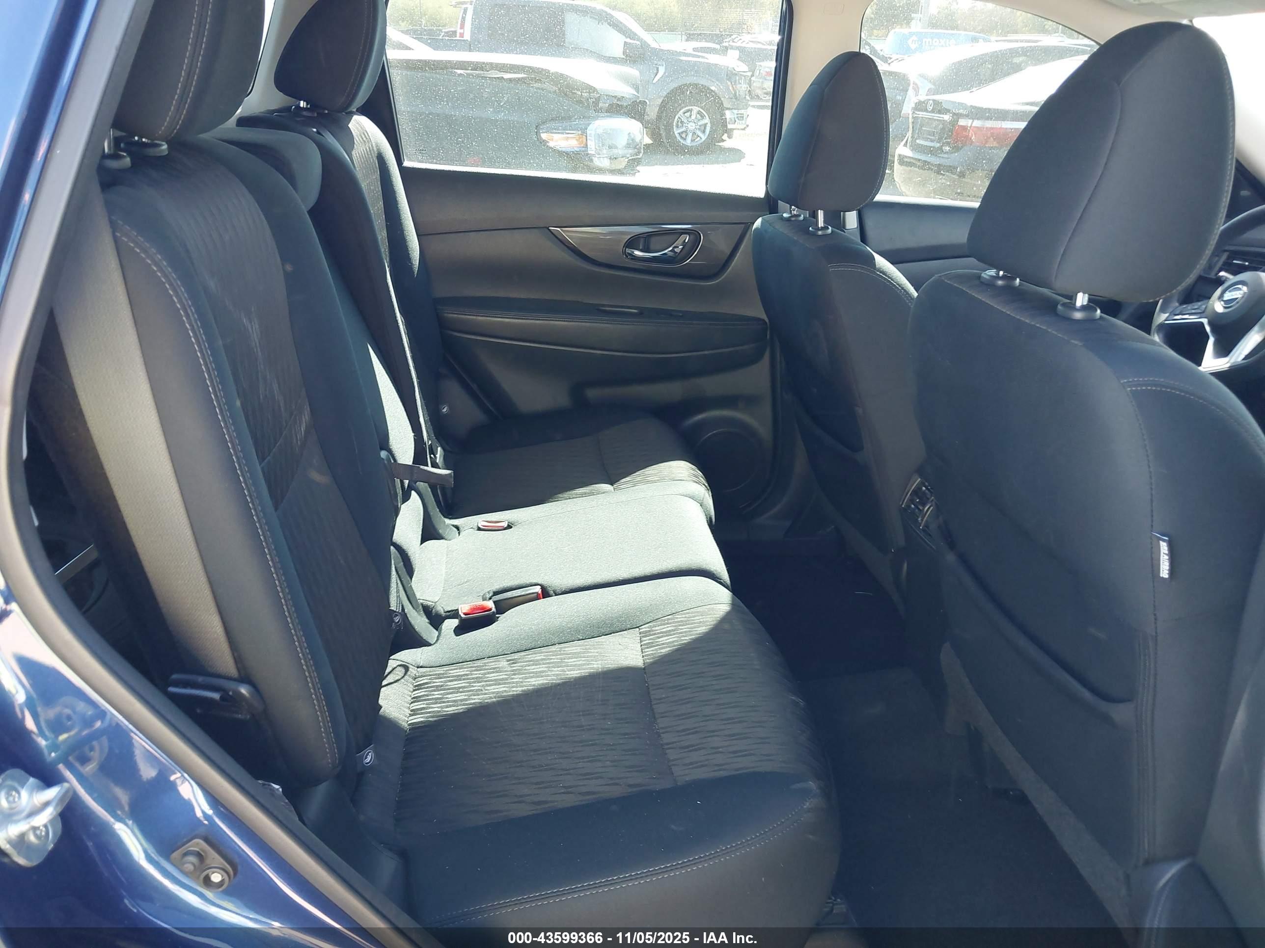 NISSAN ROGUE image 8