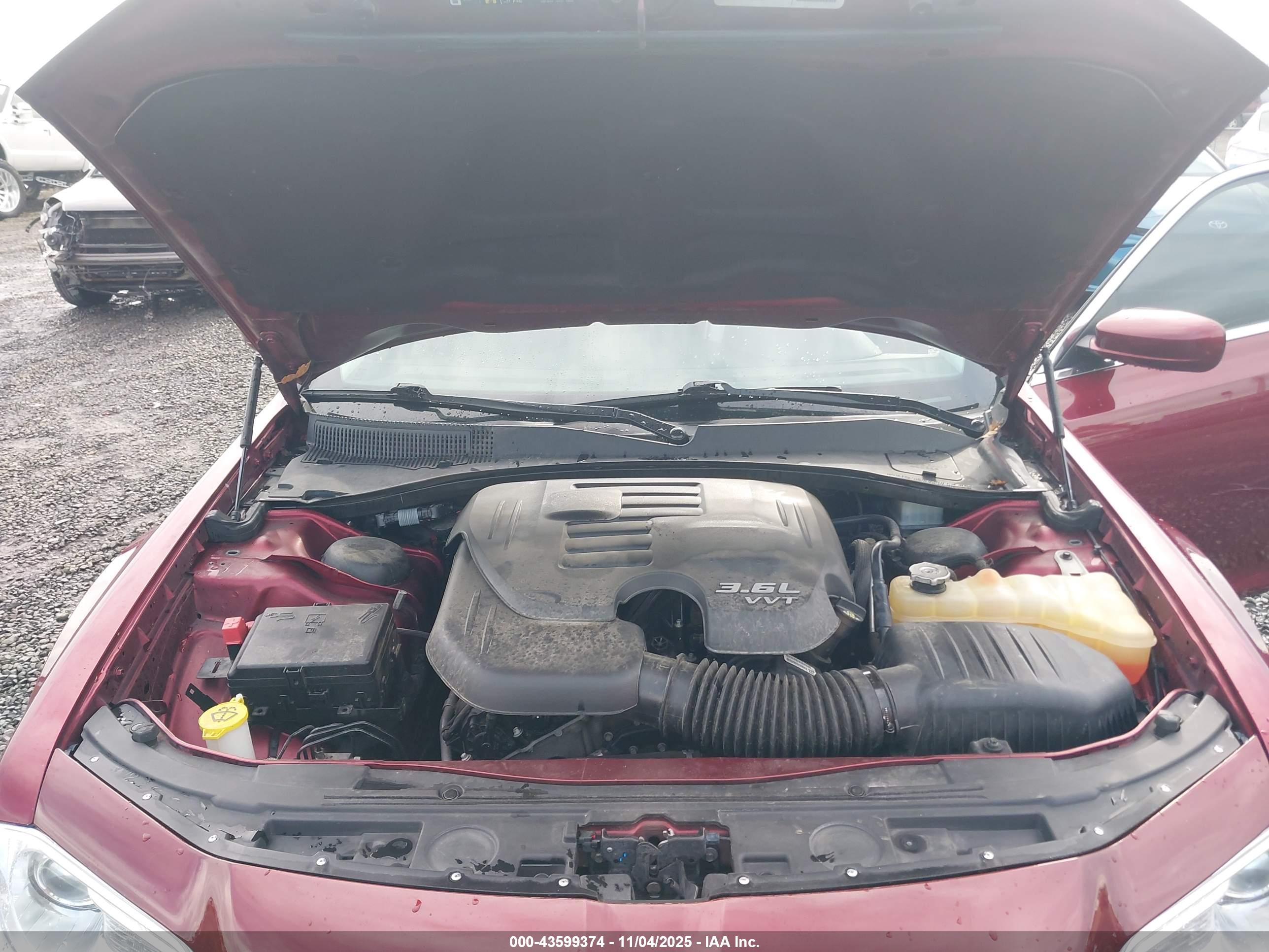 CHRYSLER 300 image 10